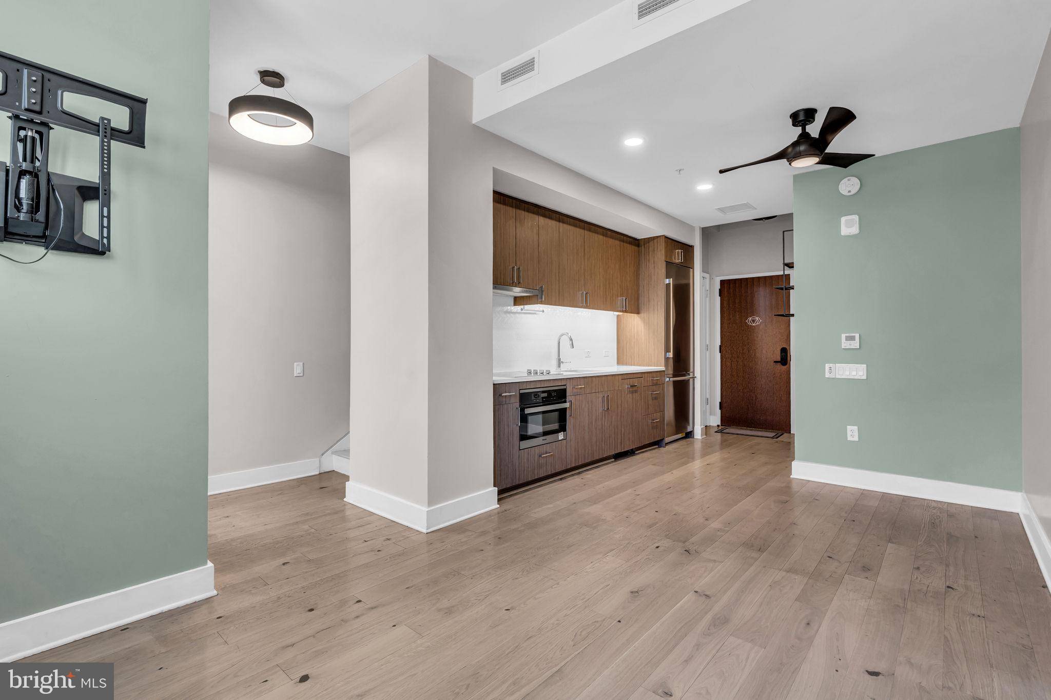 Washington, DC 20003,1211 VAN ST SE #TH-1F