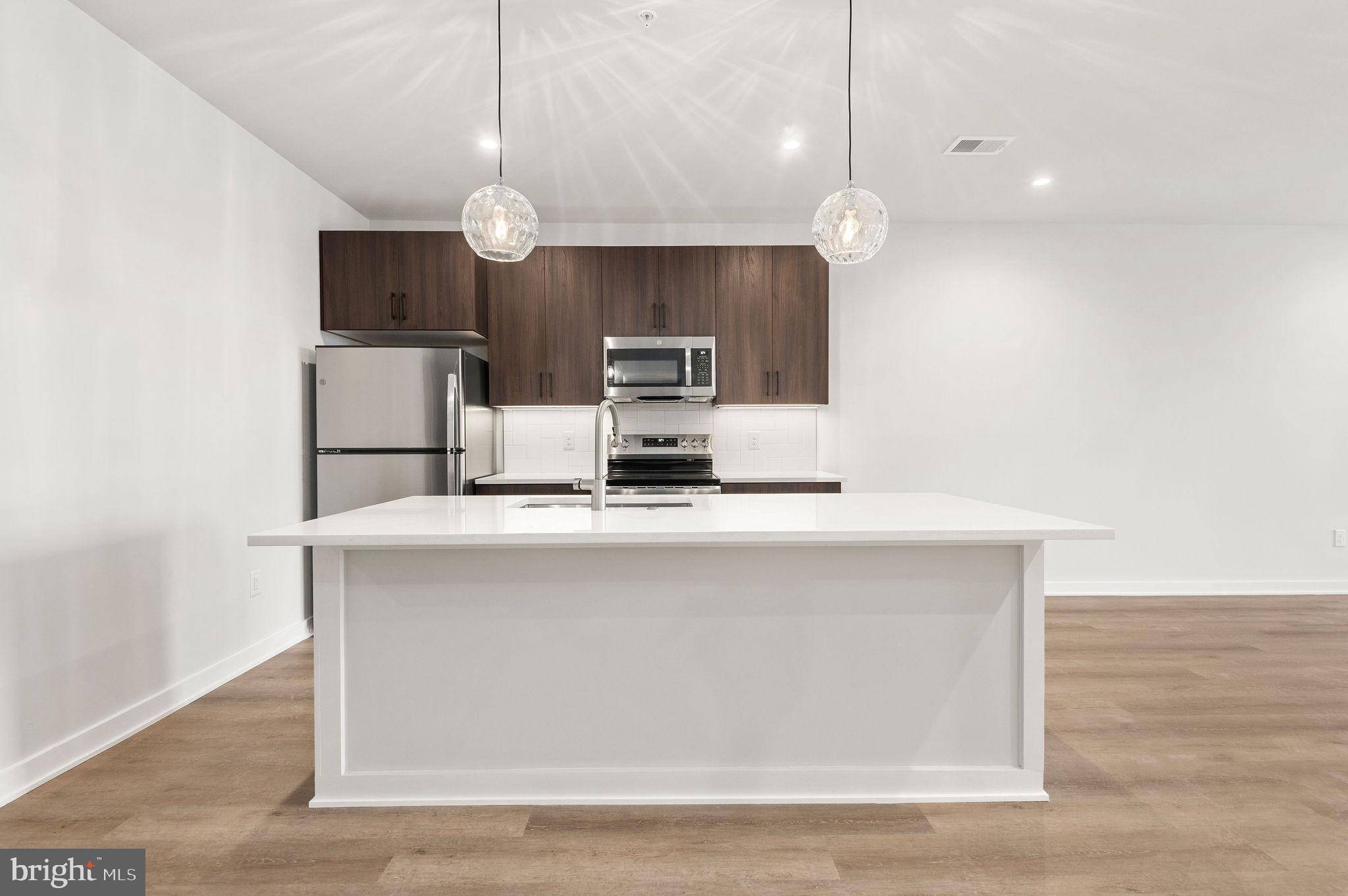 Hatboro, PA 19040,26 S YORK RD #403