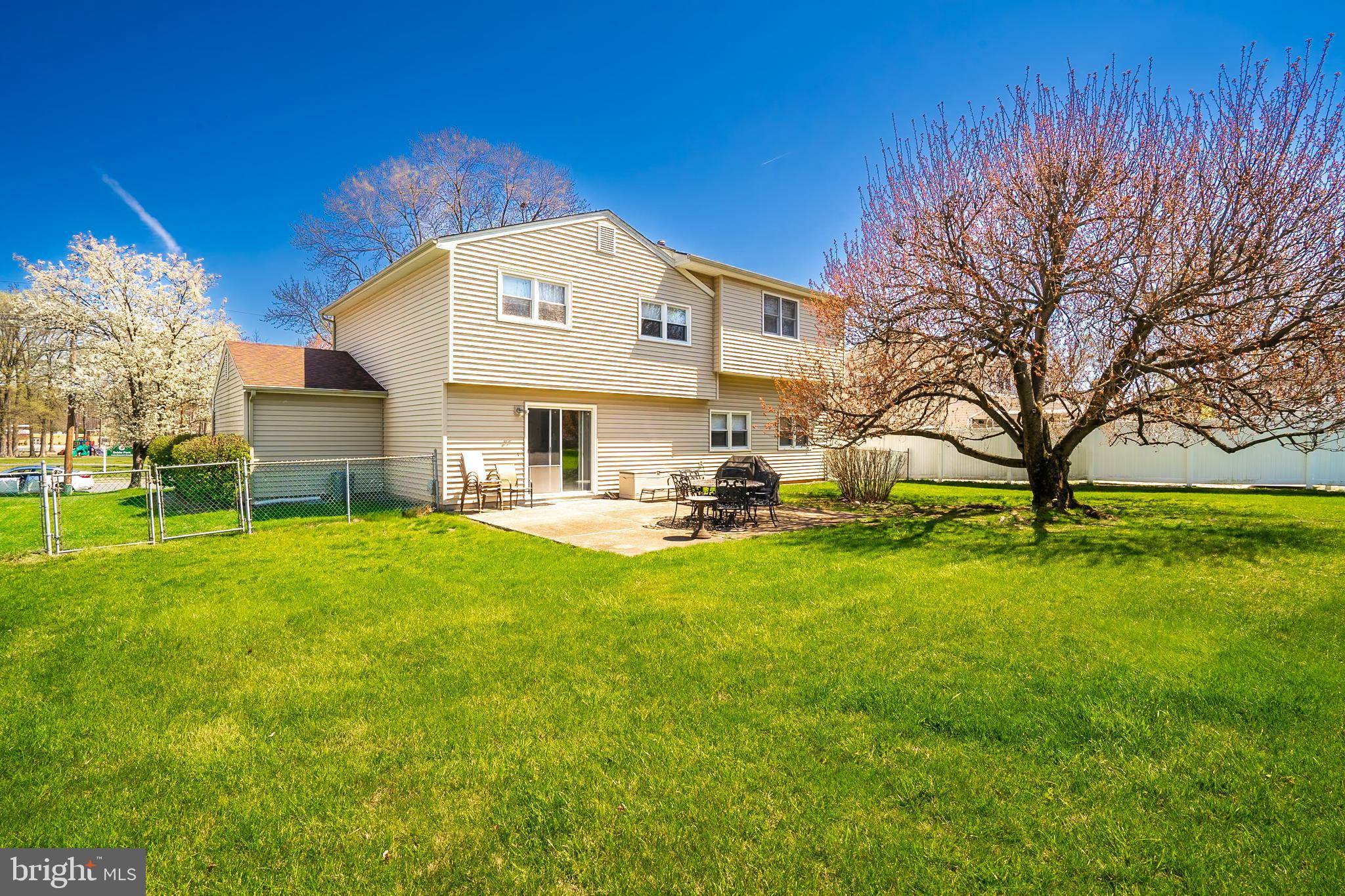 Kendall Park, NJ 08824,50 OAKEY DR