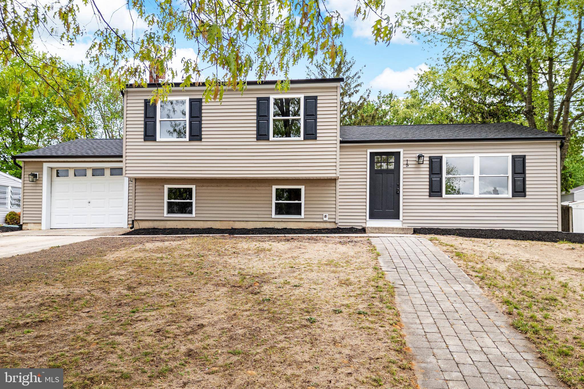 Sicklerville, NJ 08081,15 DUNLIN WAY