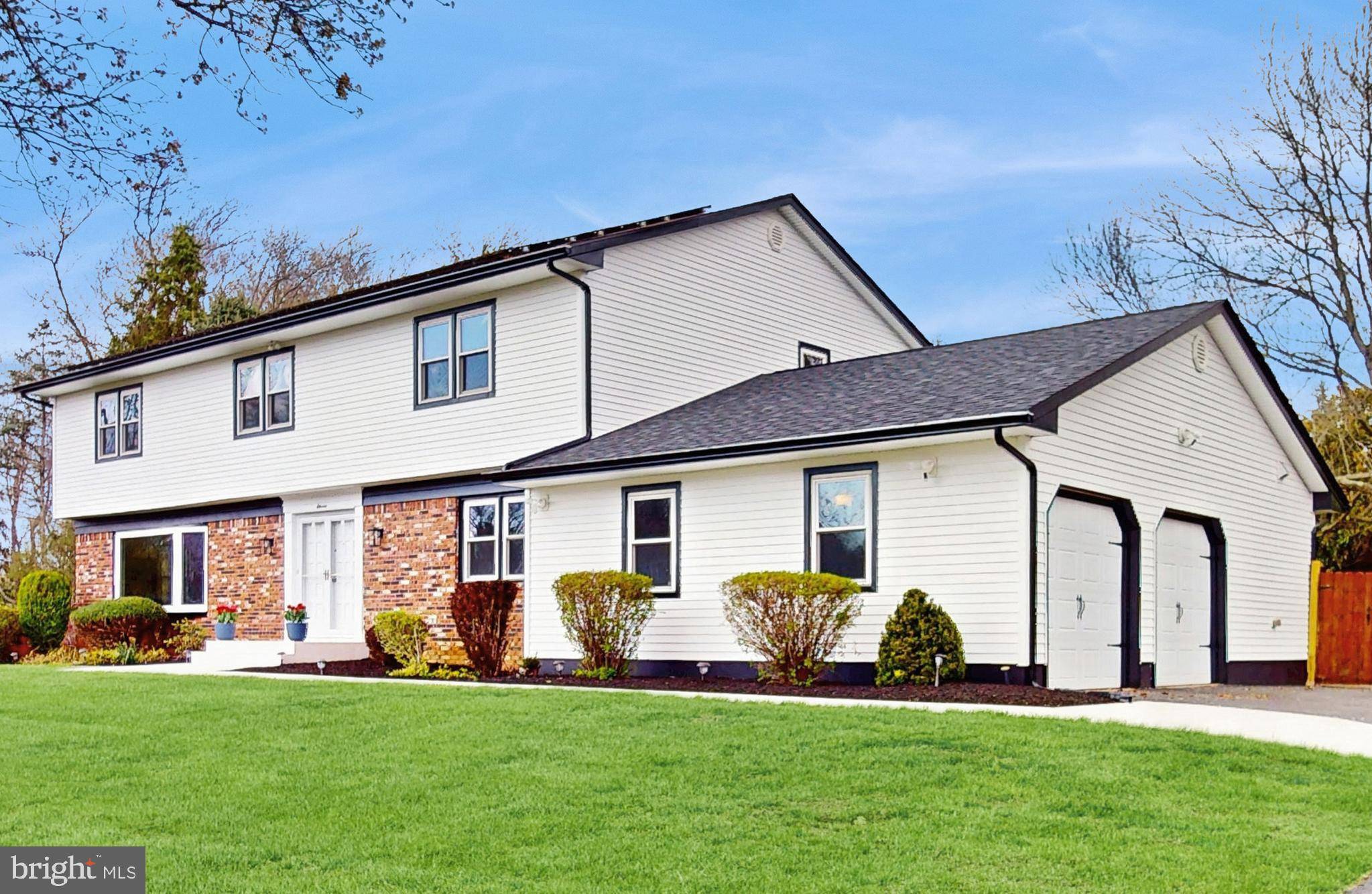 Princeton Junction, NJ 08550,11 MANOR RIDGE DR