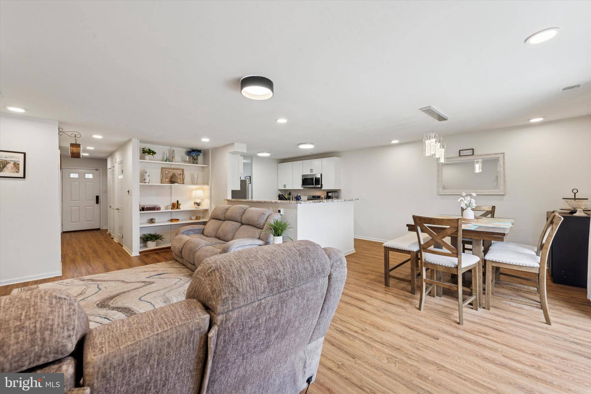Chesterbrook, PA 19087,28 ELAN LN