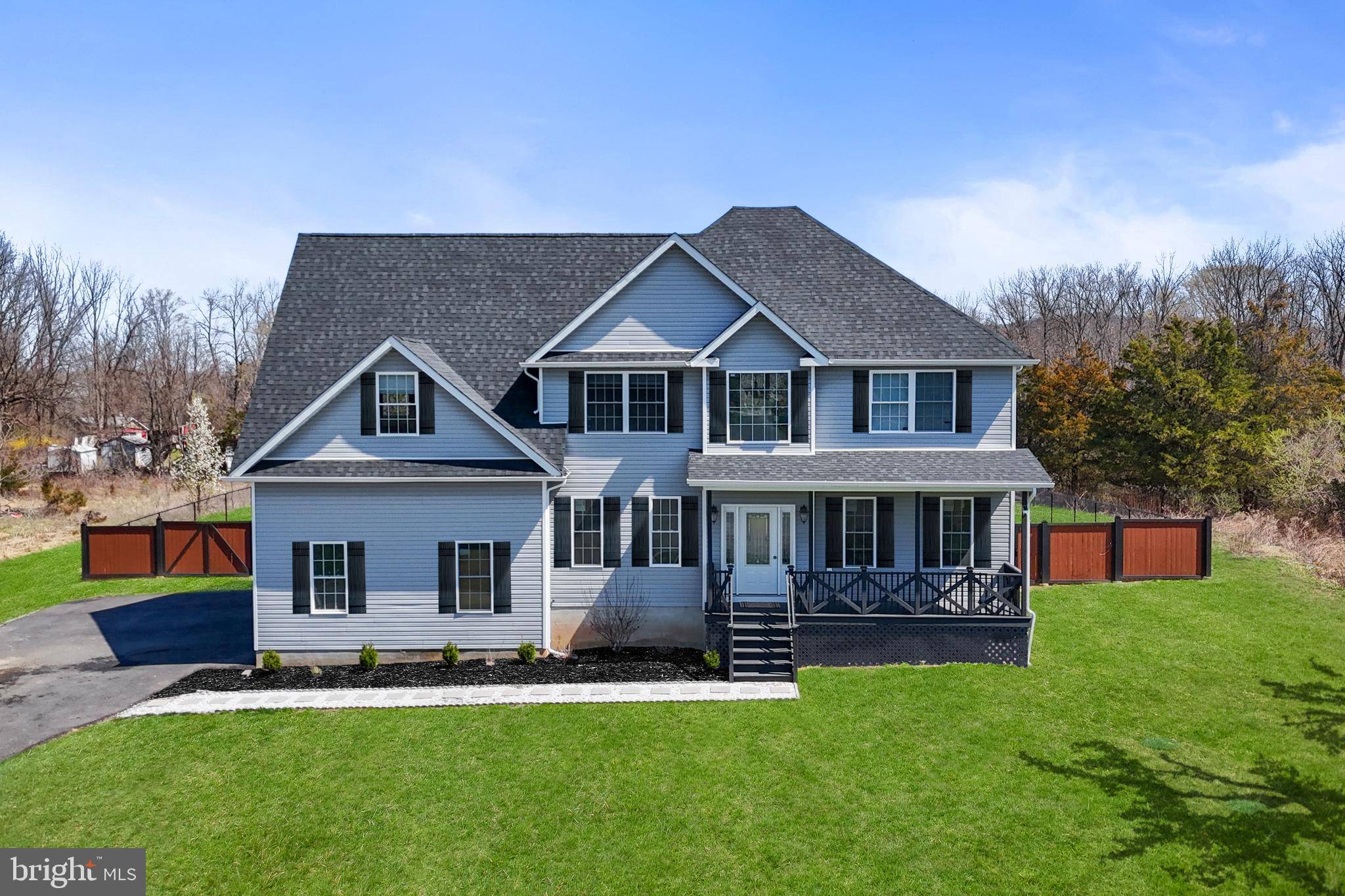 Hamburg, NJ 07419,11 DAVON LN