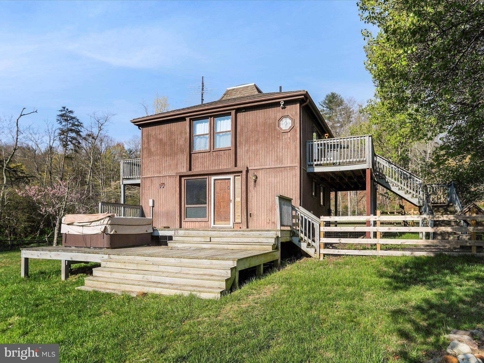 Great Cacapon, WV 25422,55 PIONEER TRL