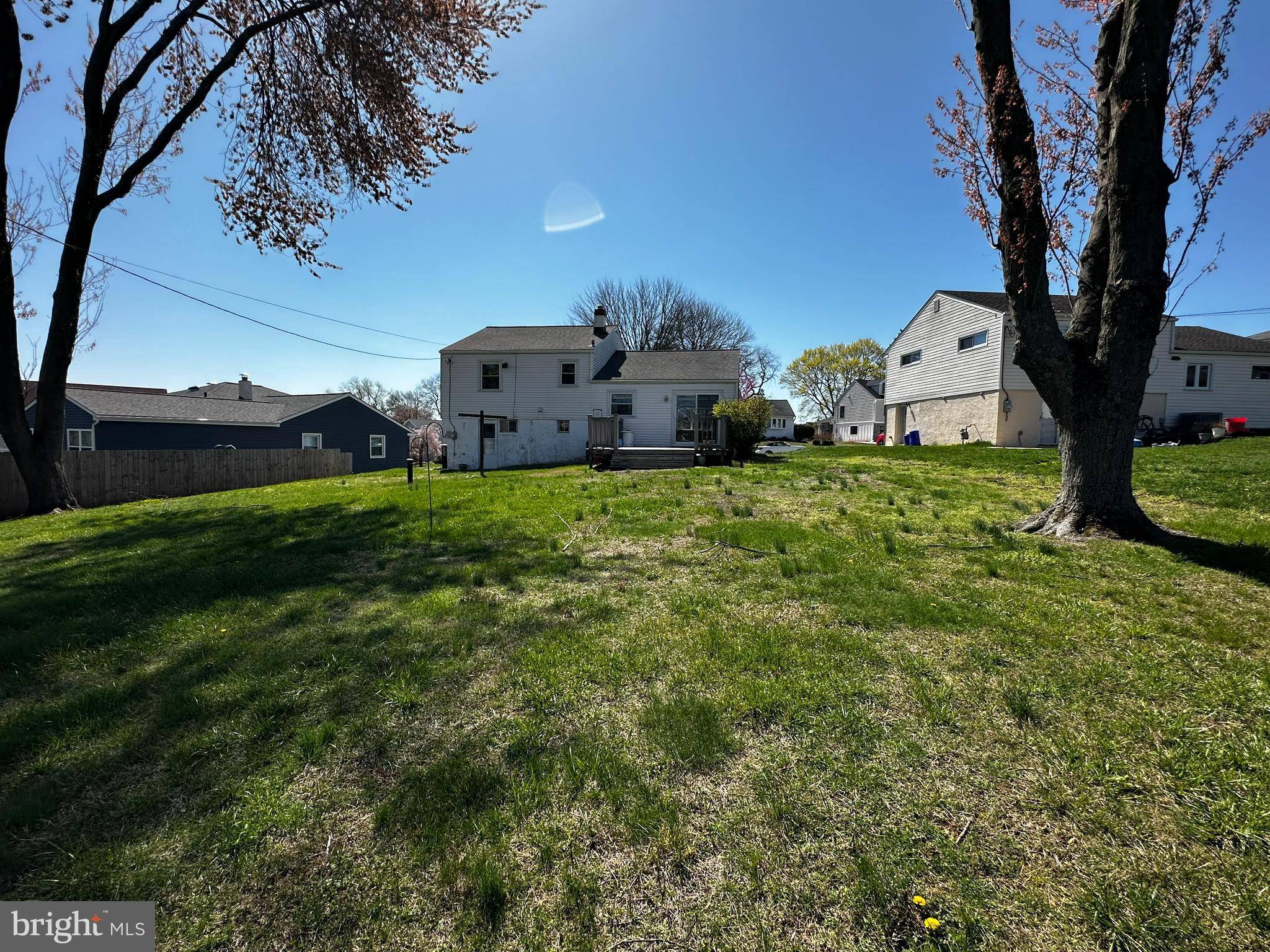 Broomall, PA 19008,214 CRANBOURNE DR