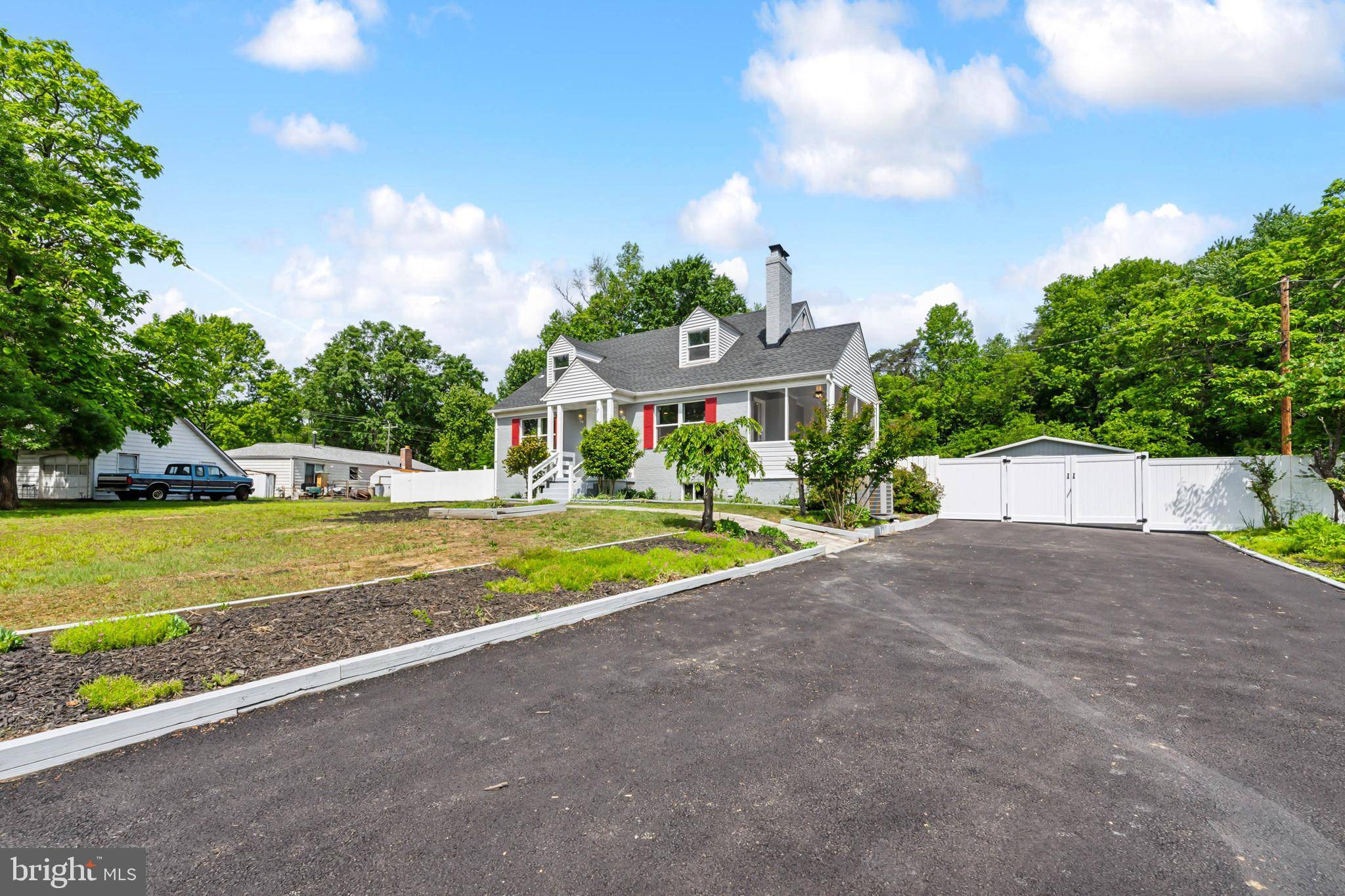 Alexandria, VA 22306,2416 SHERWOOD HALL LN