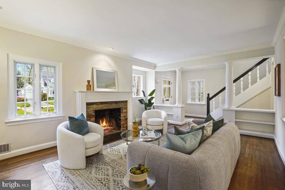 Bethesda, MD 20814,8012 HAMPDEN LN