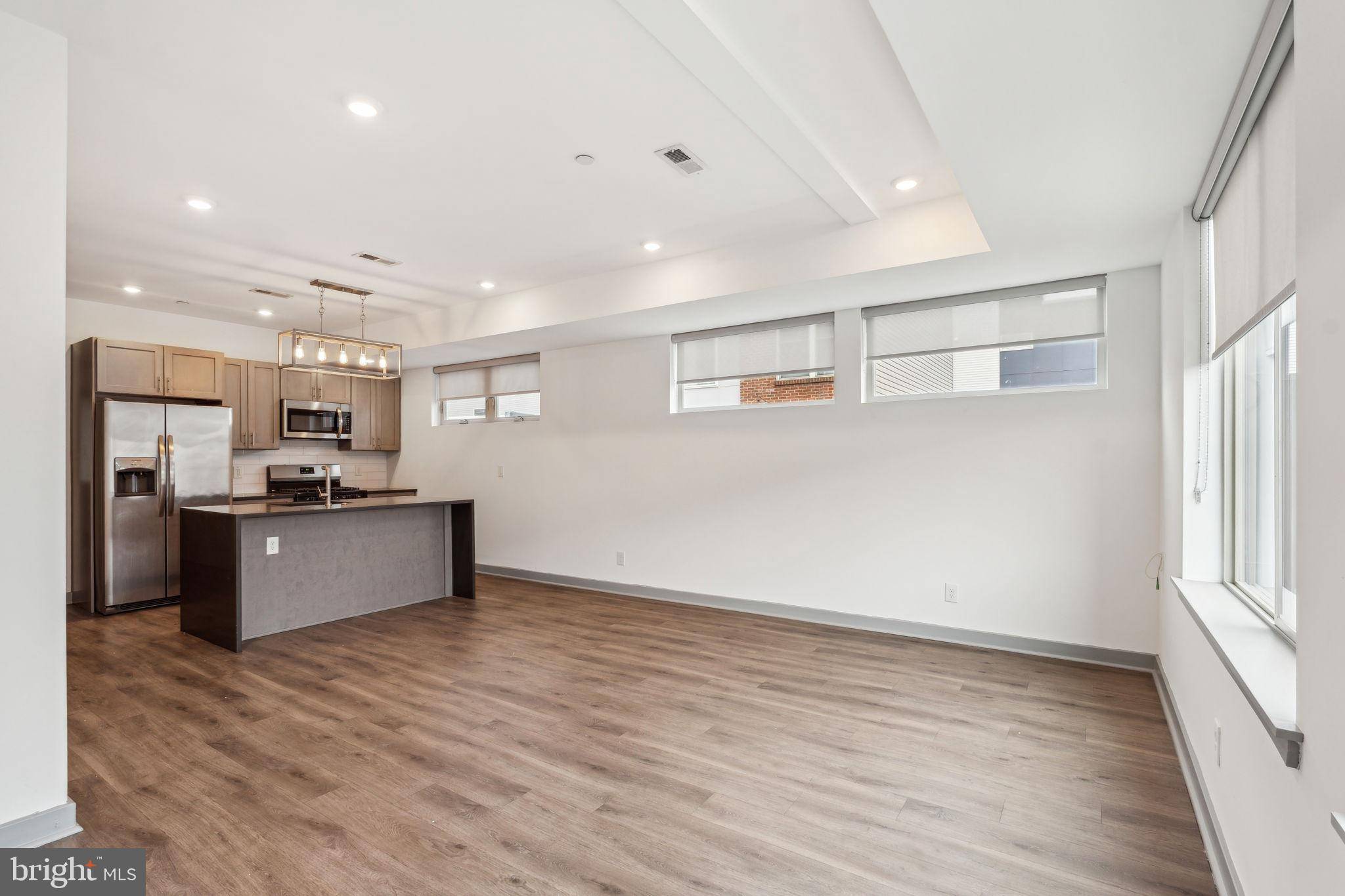 Philadelphia, PA 19122,411 W BERKS ST #1