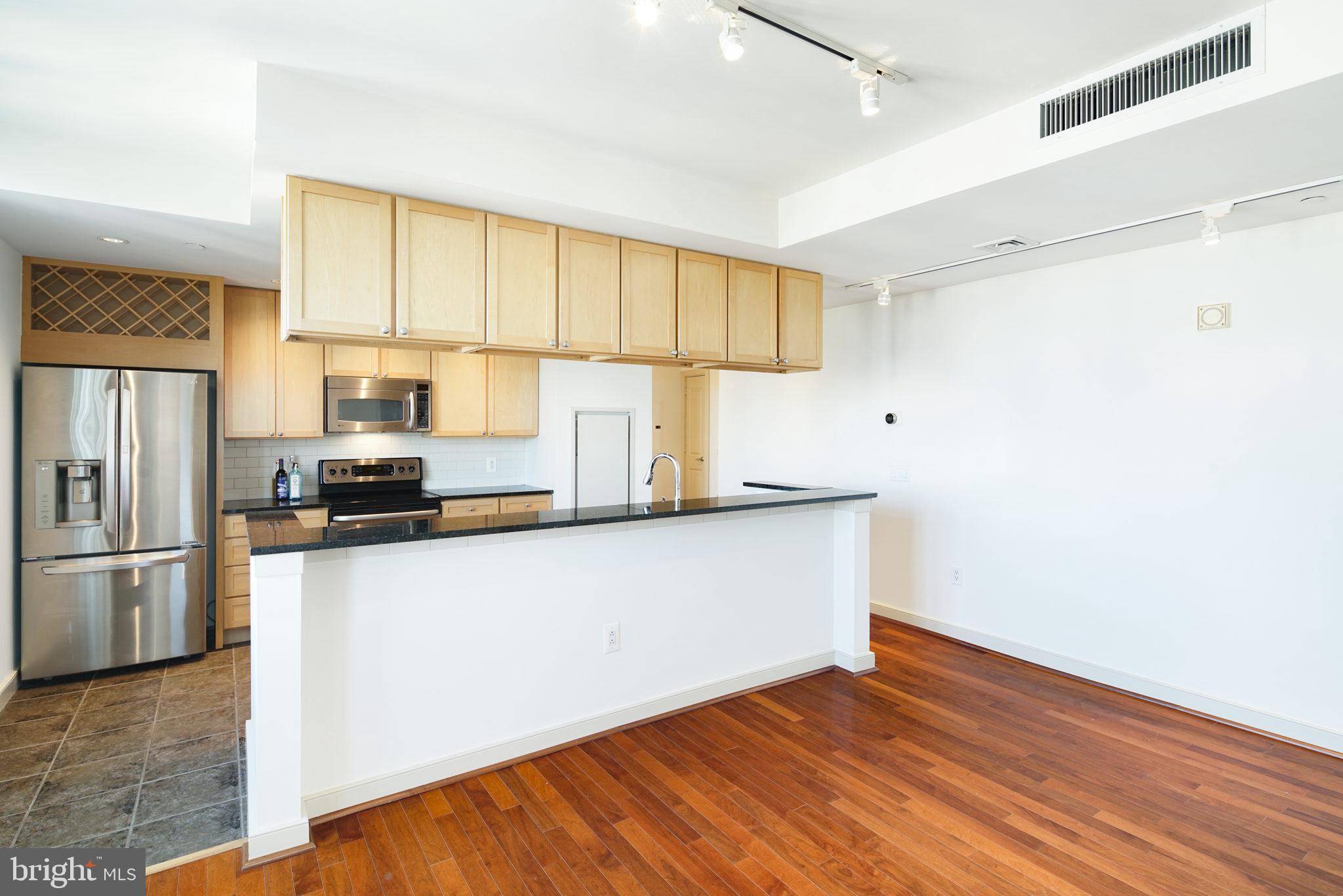 Philadelphia, PA 19102,111 S 15TH ST #2204