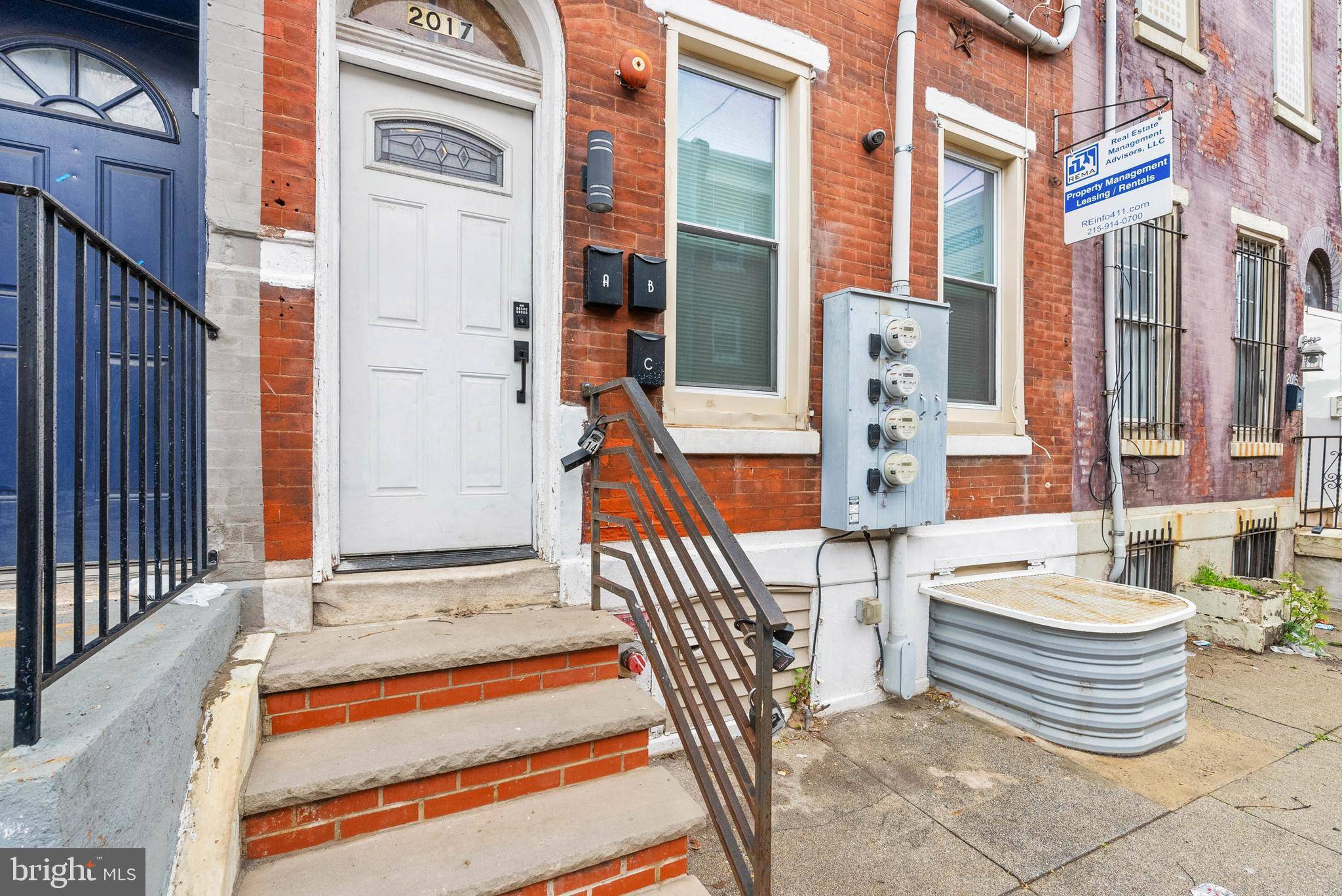 Philadelphia, PA 19121,2017 W OXFORD ST