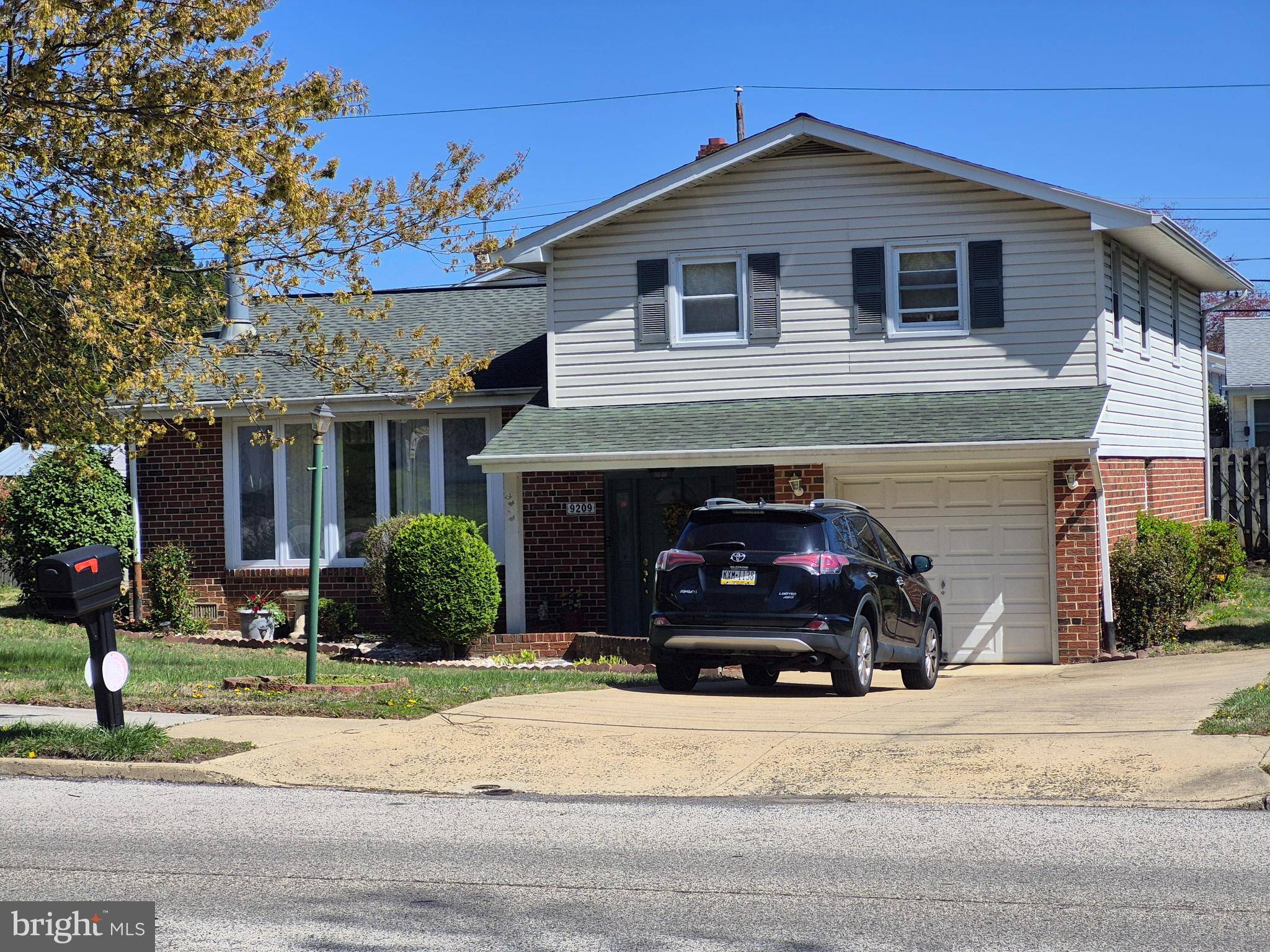 Philadelphia, PA 19115,9209 PINE RD