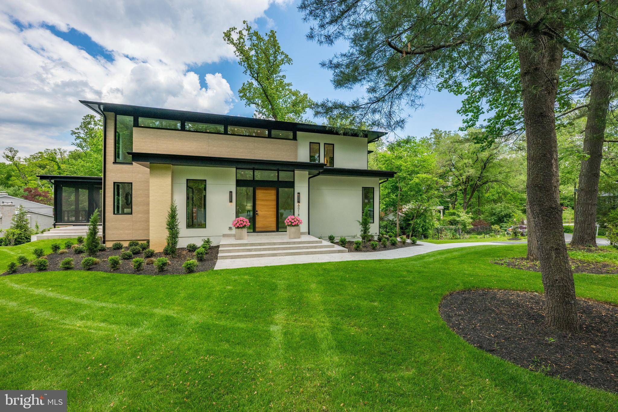 Mclean, VA 22101,6018 WOODLAND TERRACE