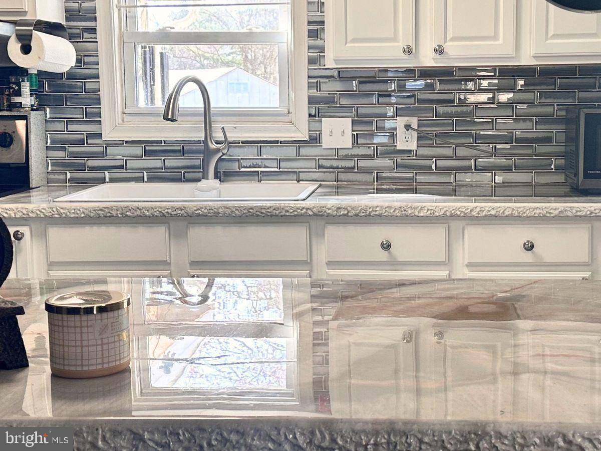 Breinigsville, PA 18031,8801 MAX WAY