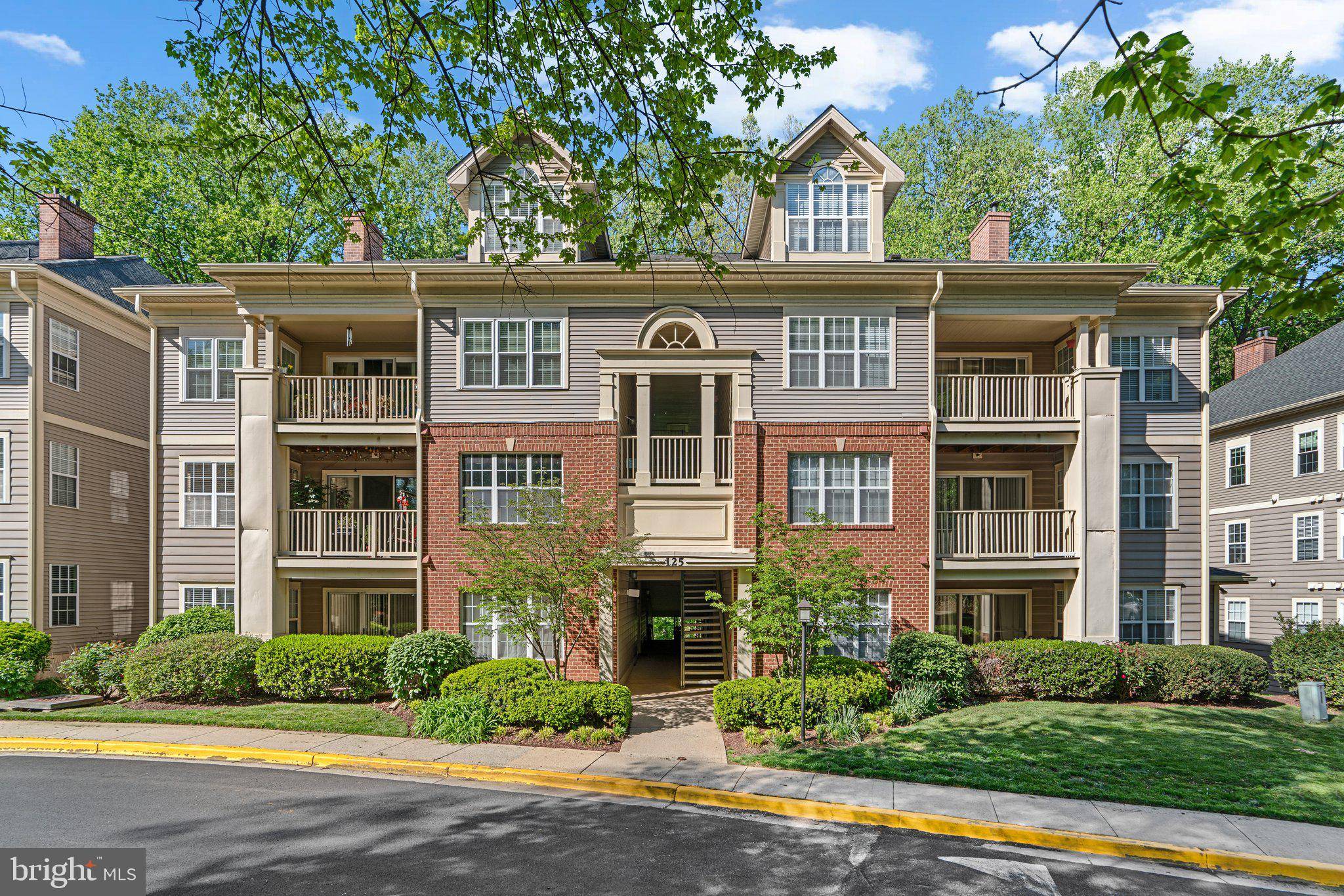 Gaithersburg, MD 20878,125 TIMBERBROOK LN #T-2