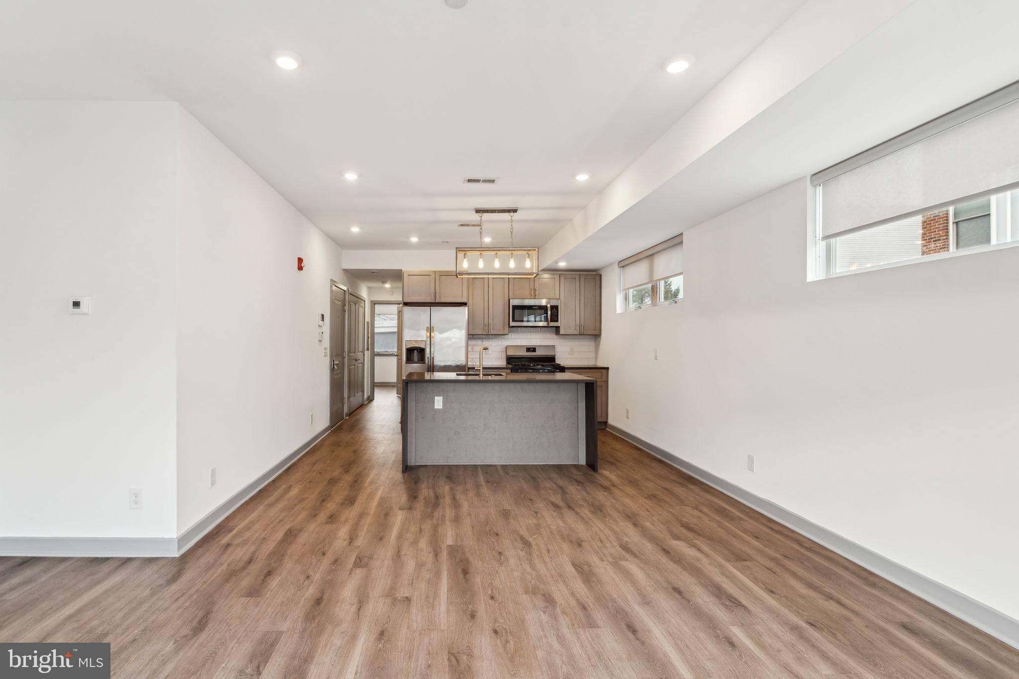 Philadelphia, PA 19122,419 W BERKS ST #2