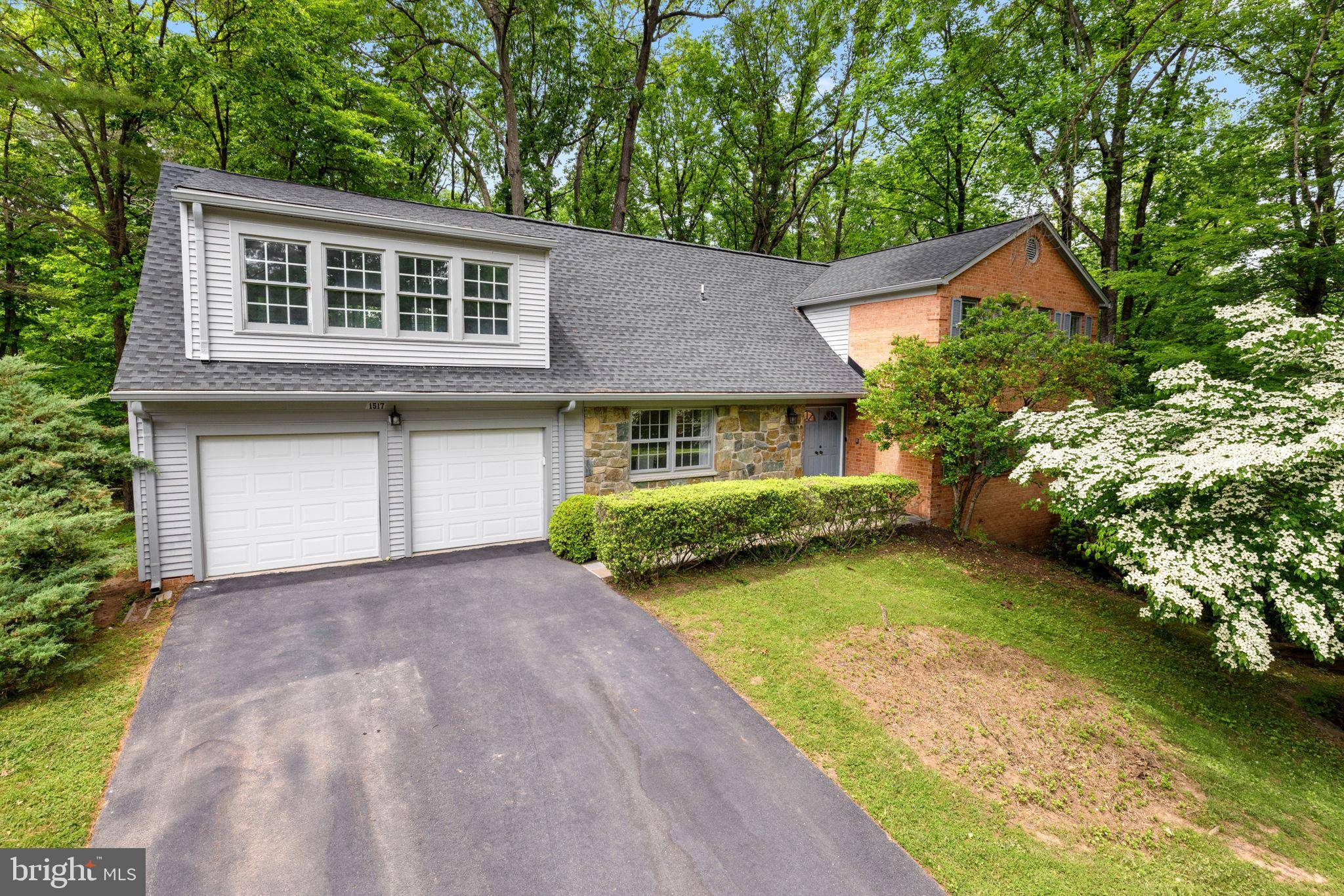 Vienna, VA 22182,1517 SNUGHILL CT