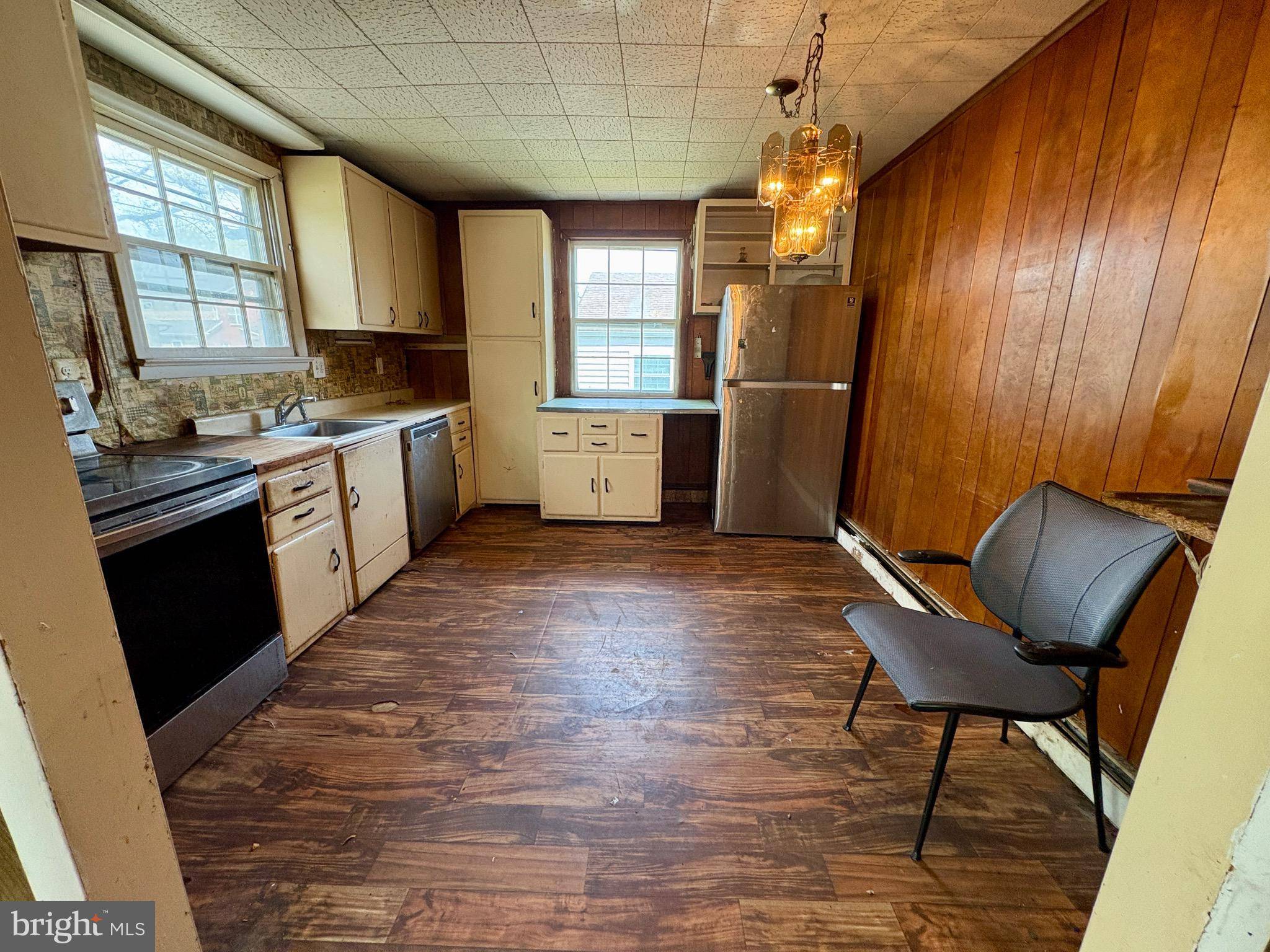 Rockville, MD 20850,213 ELIZABETH AVE