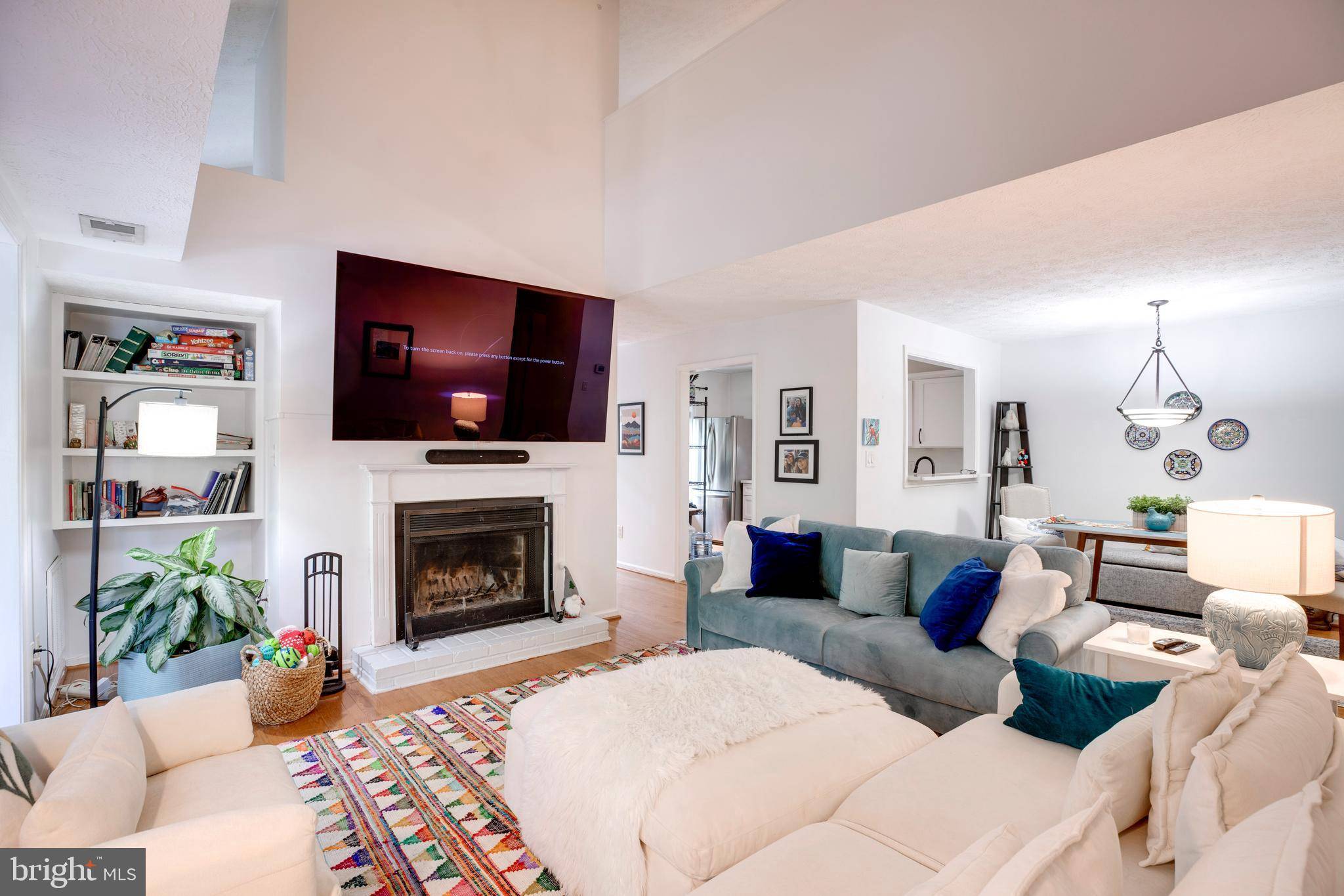 Reston, VA 20191,2293 HUNTERS RUN DR