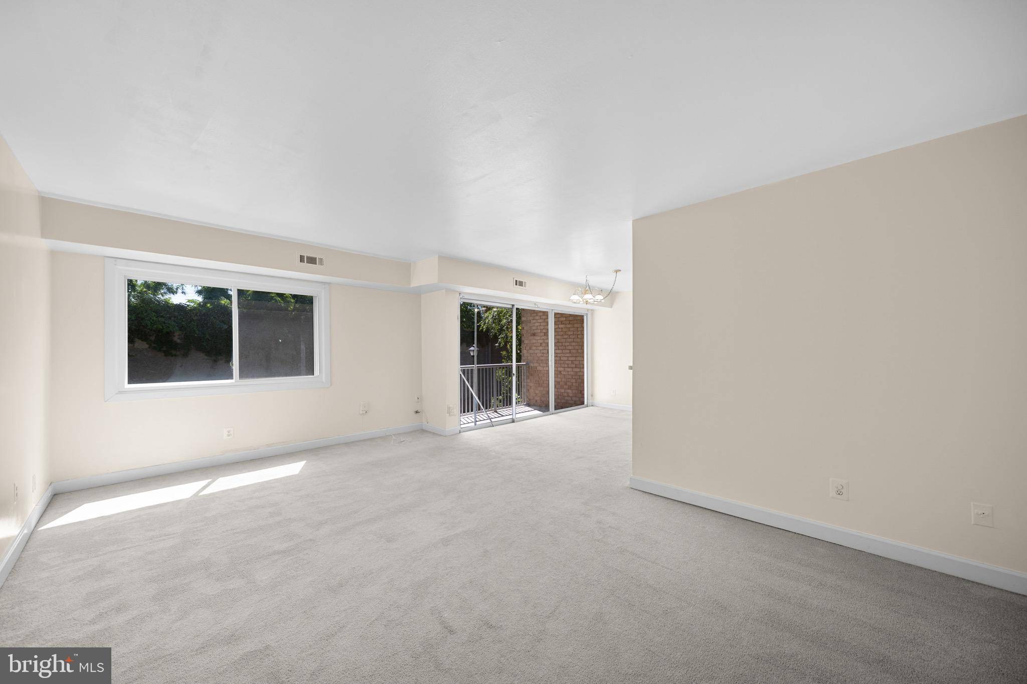 Falls Church, VA 22042,8002 CHANUTE PL #8