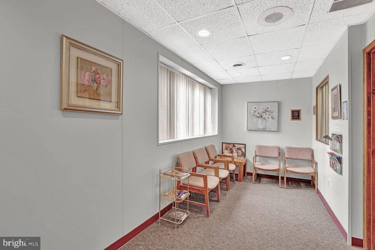 Hamilton, NJ 08610,445 WHITE HORSE AVE #201