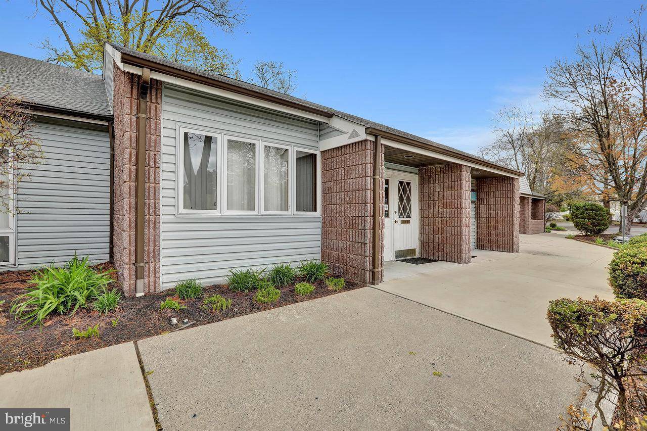 Hamilton, NJ 08610,445 WHITE HORSE AVE #201