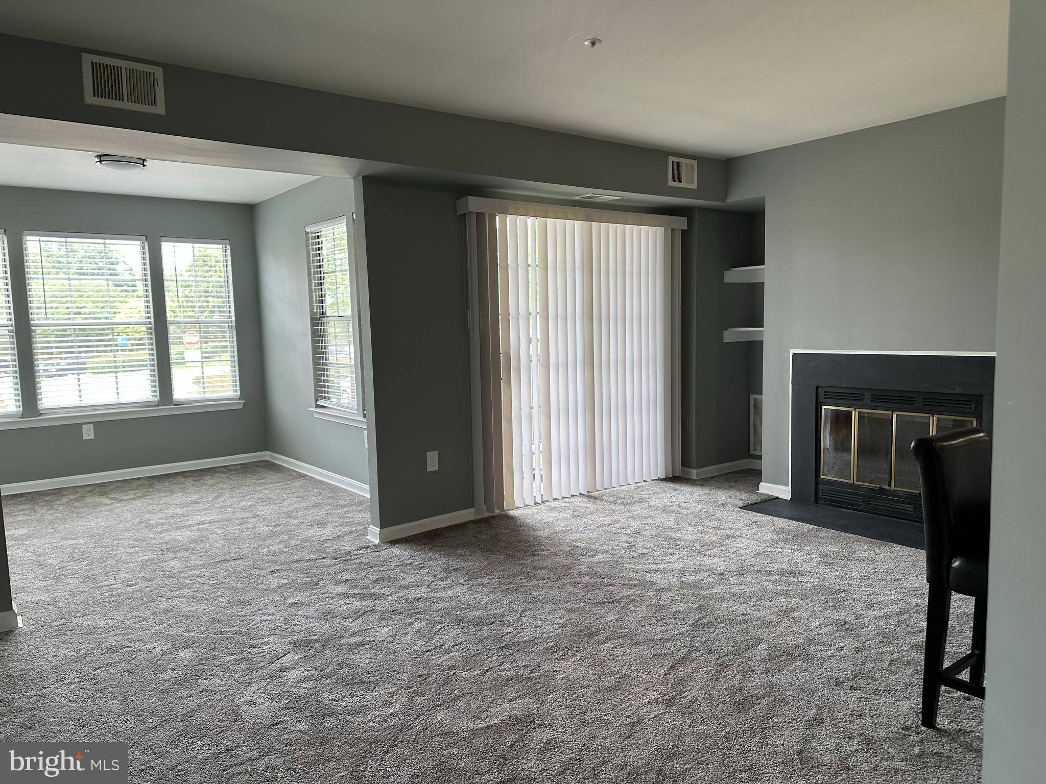 Oxon Hill, MD 20745,2061 ALICE AVE #2061-201