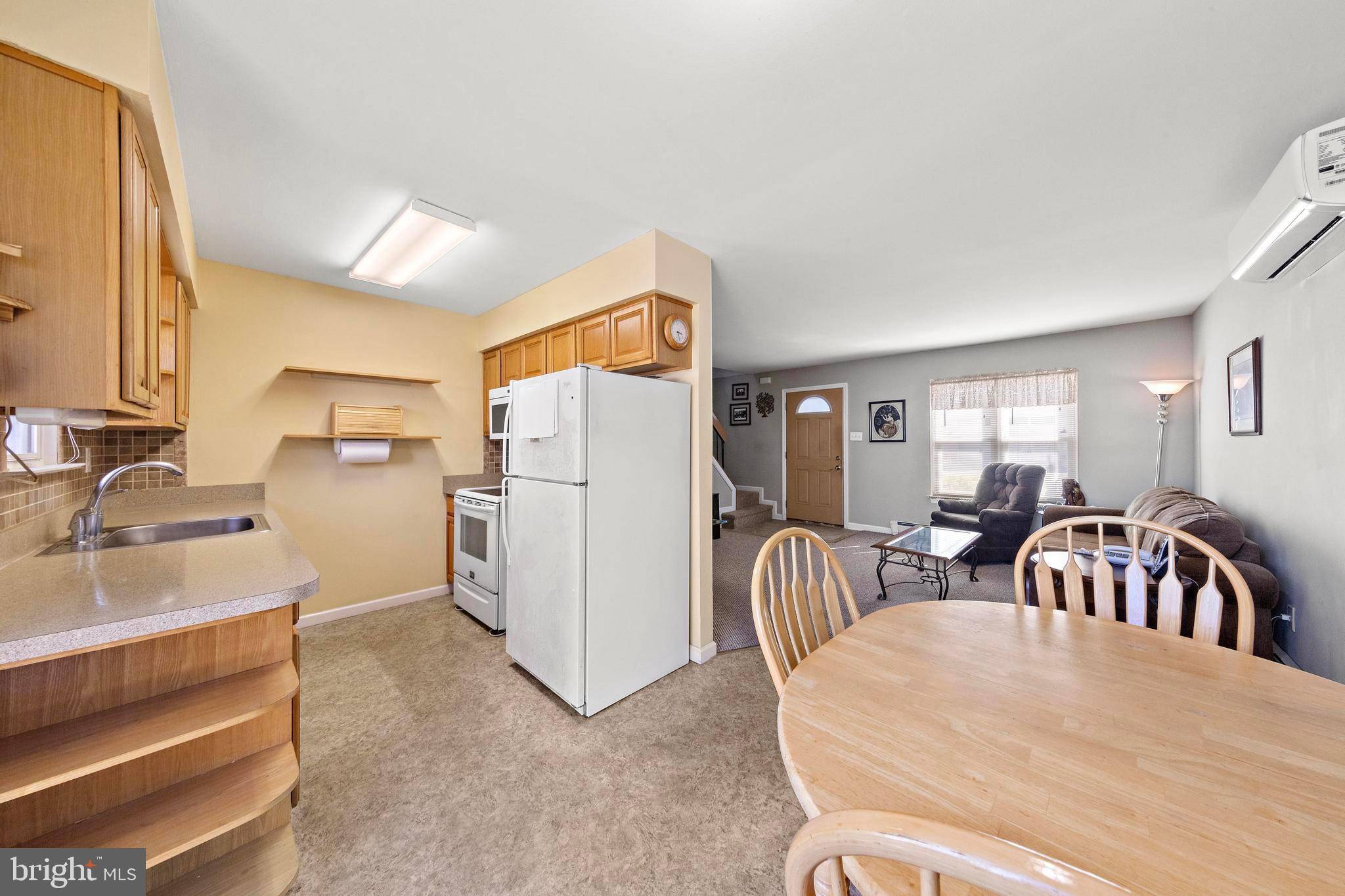 Manahawkin, NJ 08050,105 EVELYN DR