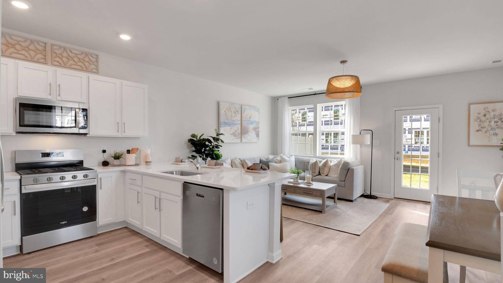 Egg Harbor Township, NJ 08234,221 HERMOSA DR