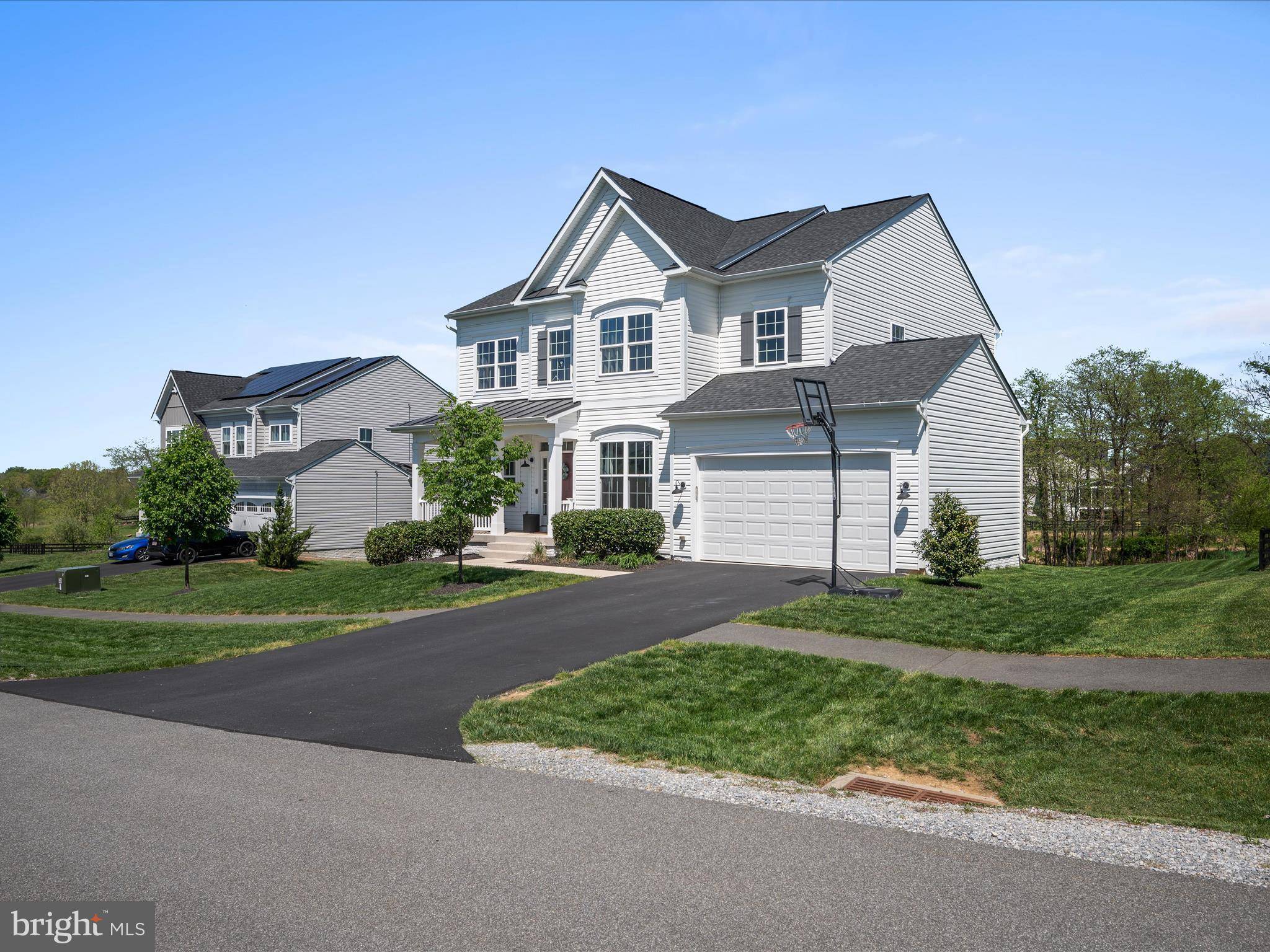 Round Hill, VA 20141,18378 GRASSYVIEW PL