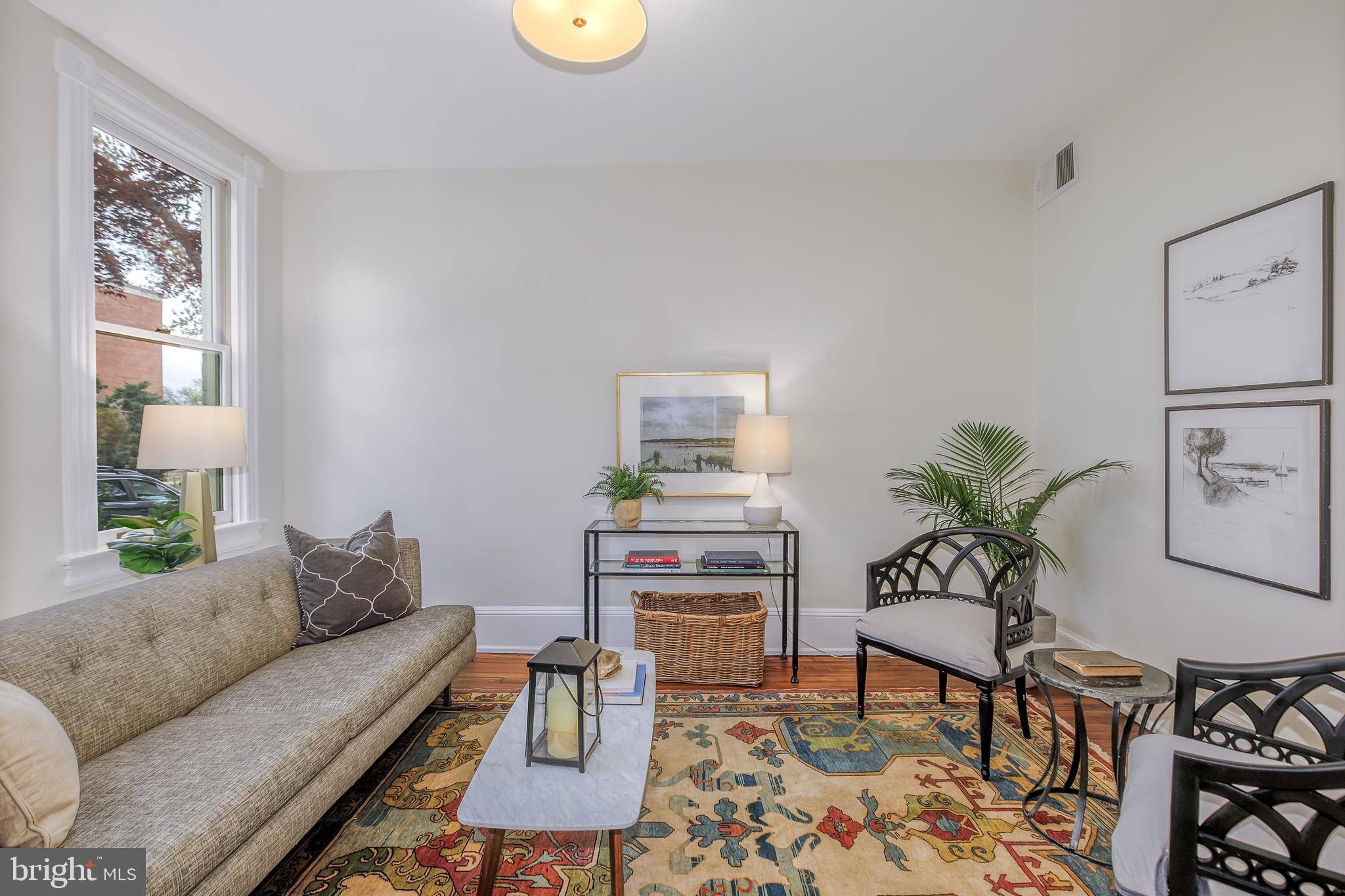Washington, DC 20003,713 10TH ST SE