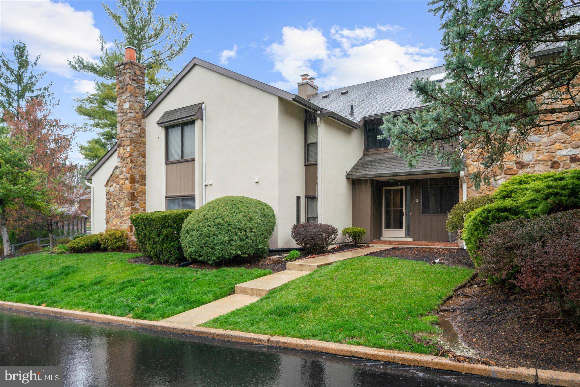 Berwyn, PA 19312,12 OAK KNOLL DR #12