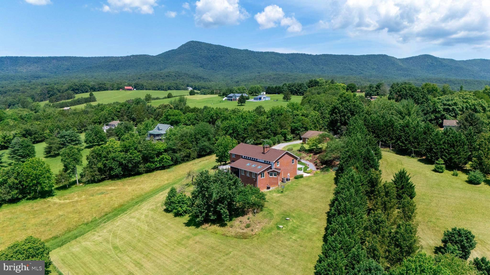 Luray, VA 22835,360 LAZY RIVER EAST RD