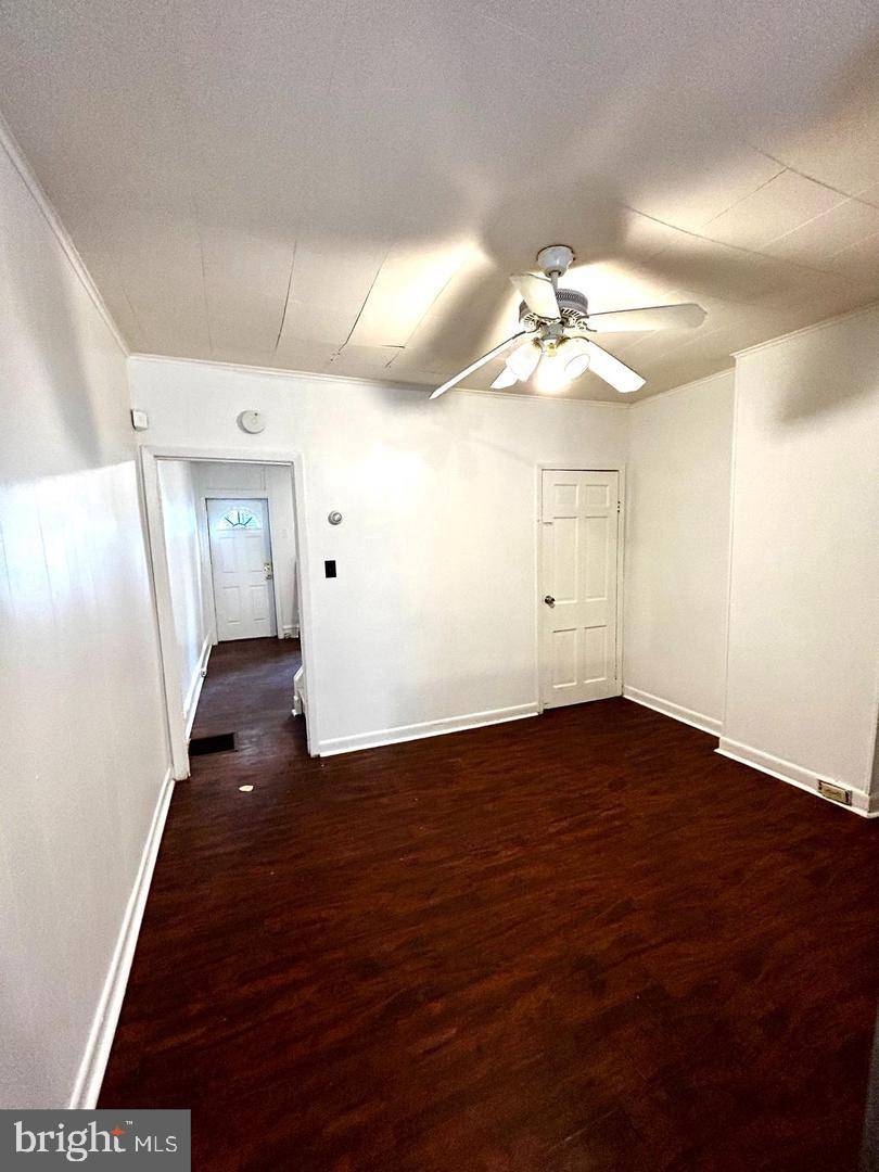 Trenton, NJ 08611,14 MAYERS CT