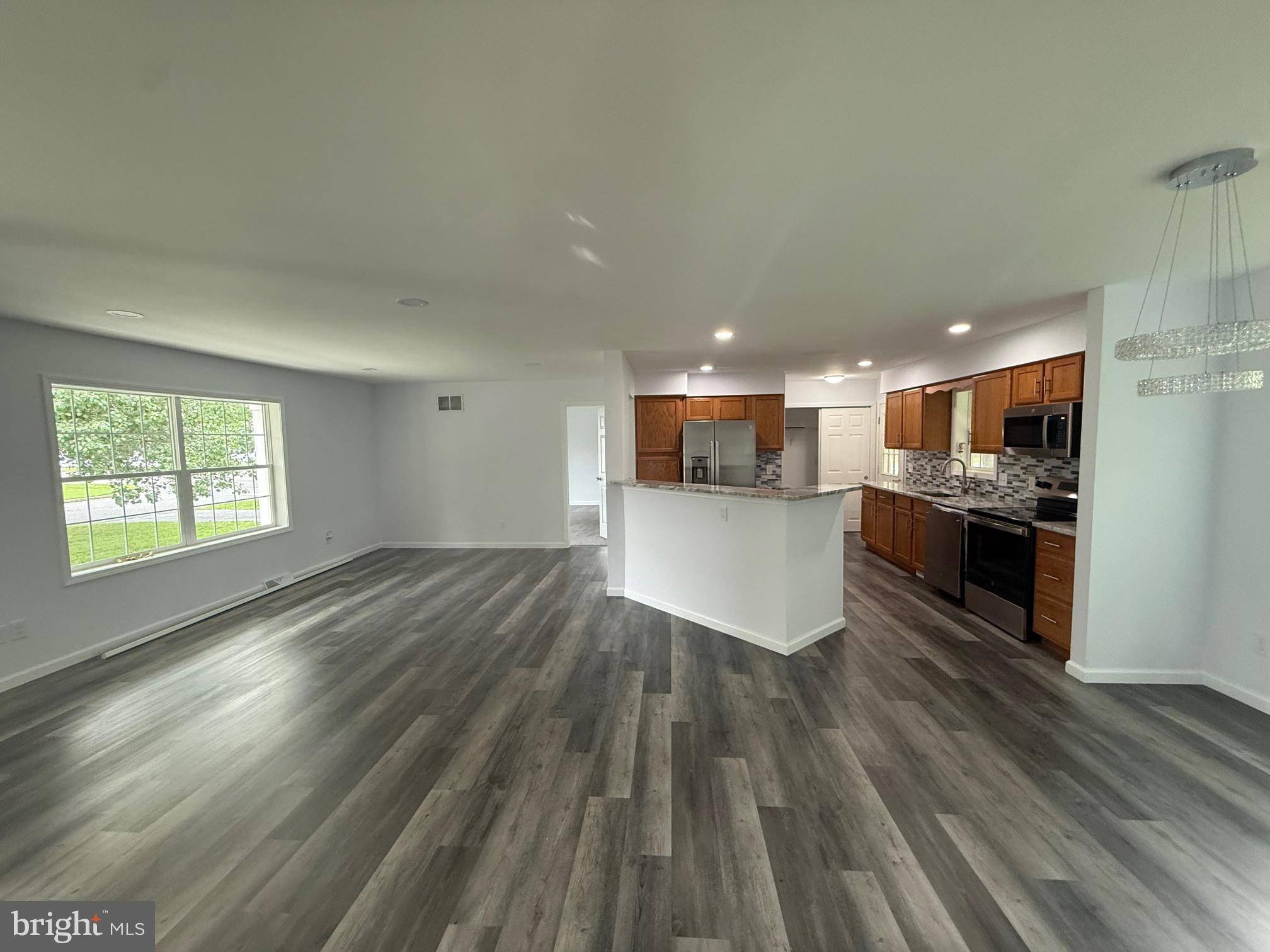 Millville, NJ 08332,3 COUNTRY LN