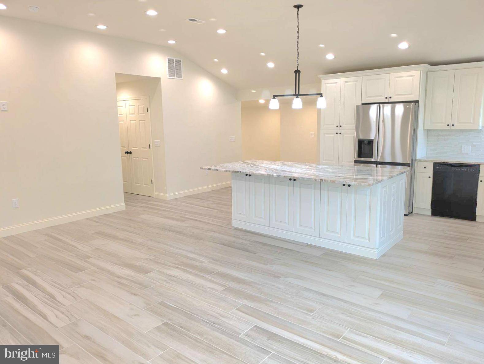 Levittown, PA 19055,57 SWAN LN