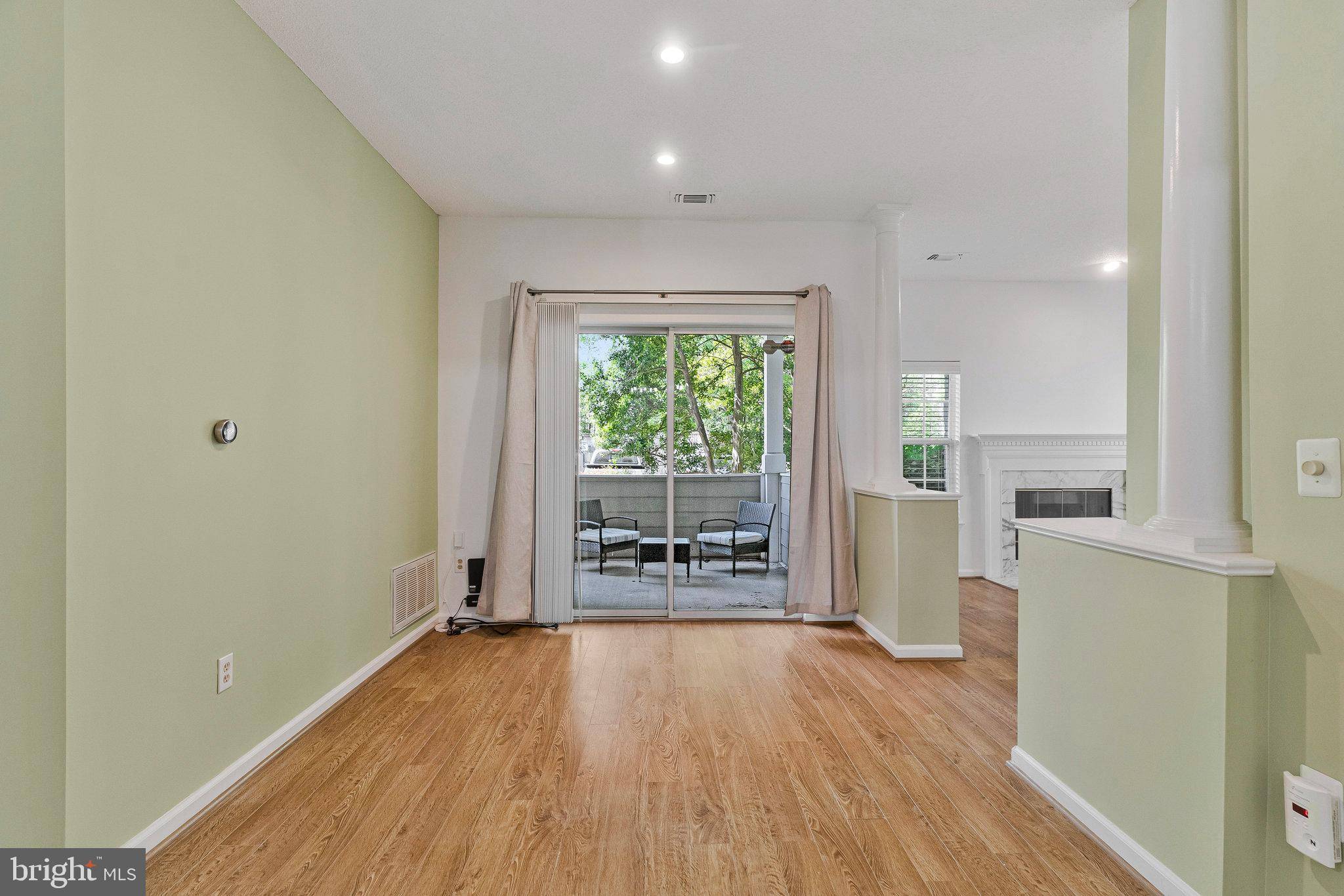 Reston, VA 20190,1716 LAKE SHORE CREST DR #16