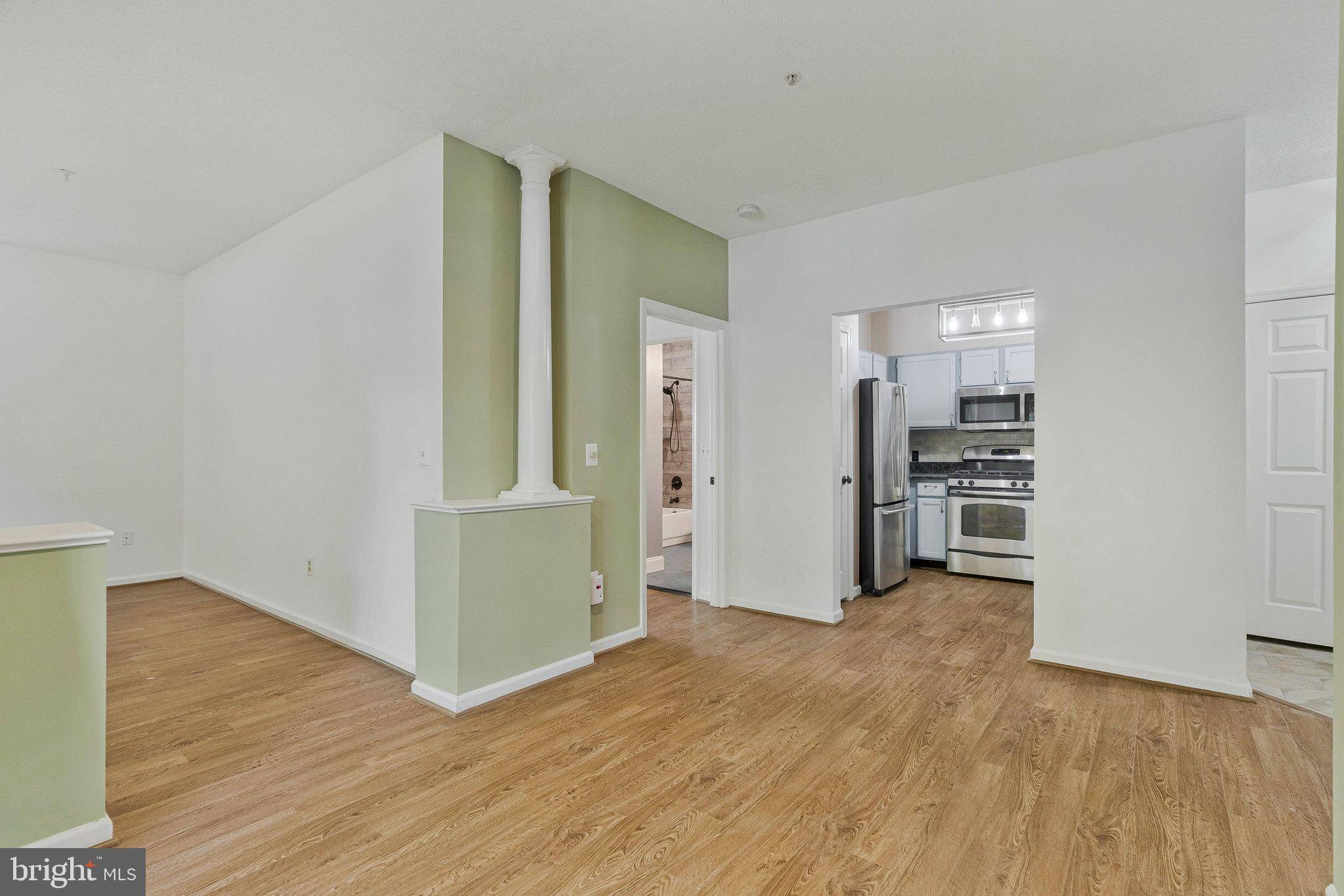 Reston, VA 20190,1716 LAKE SHORE CREST DR #16