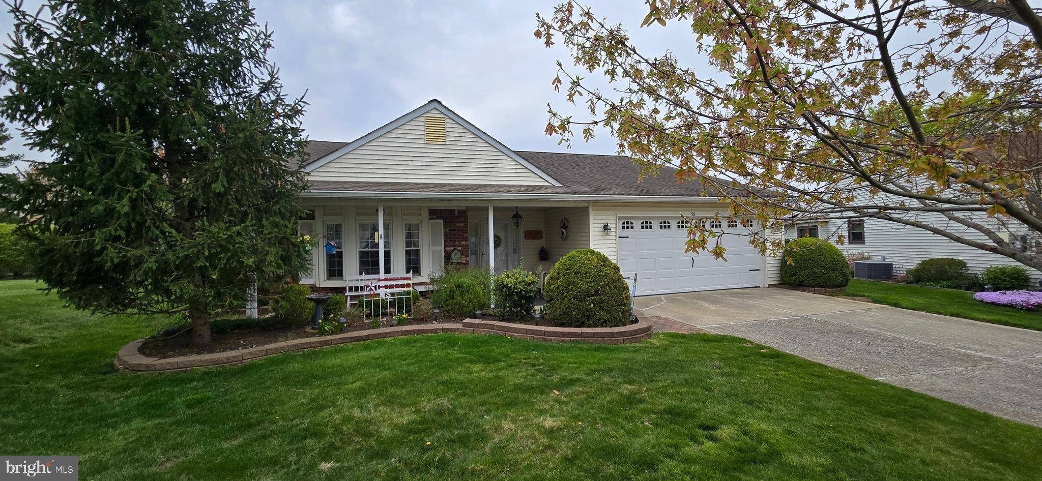 Columbus, NJ 08022,21 WILLOWWOOD CT