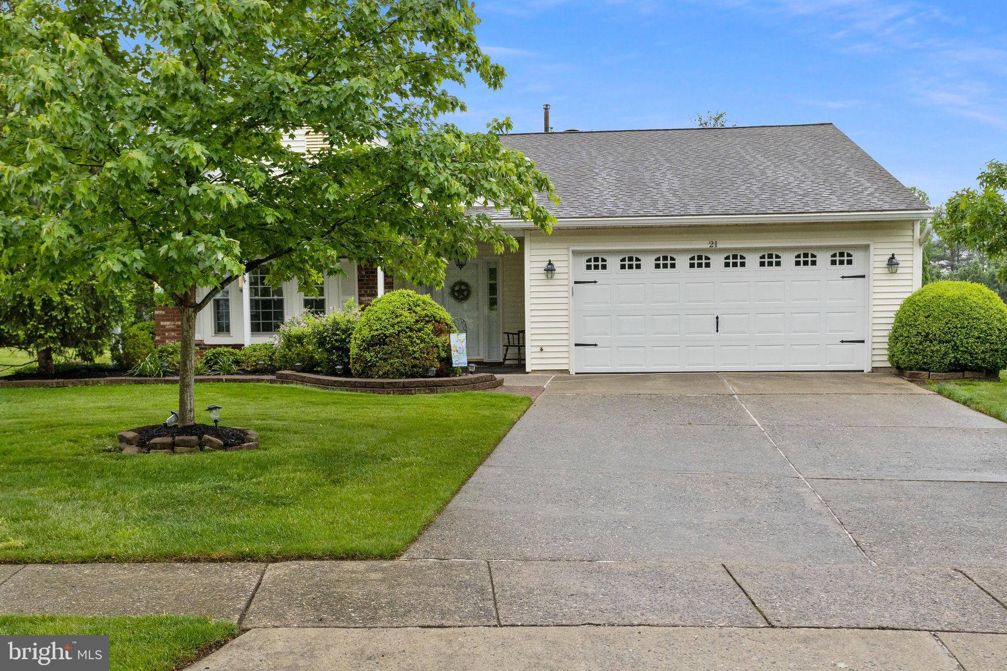 Columbus, NJ 08022,21 WILLOWWOOD CT