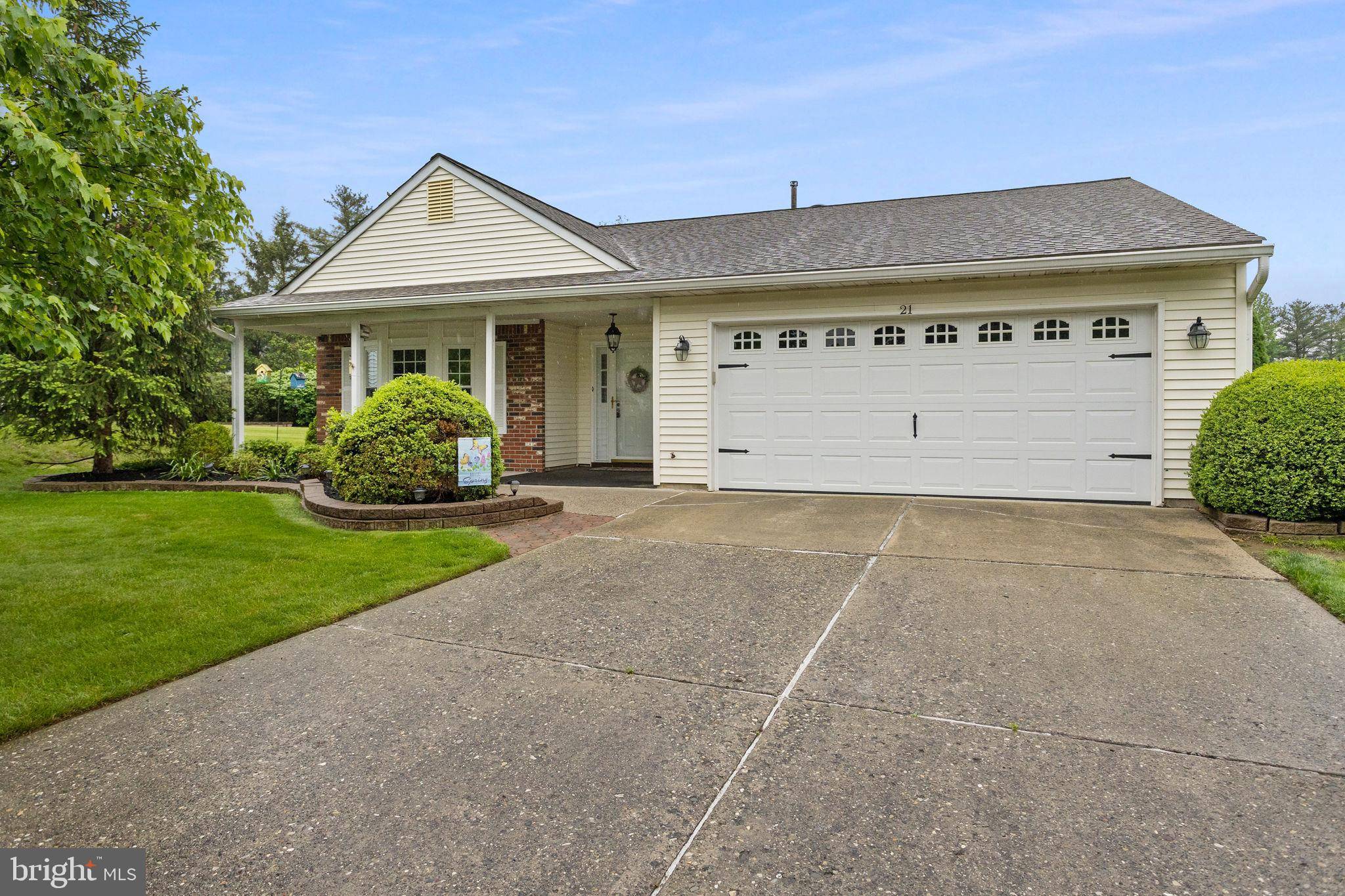 Columbus, NJ 08022,21 WILLOWWOOD CT