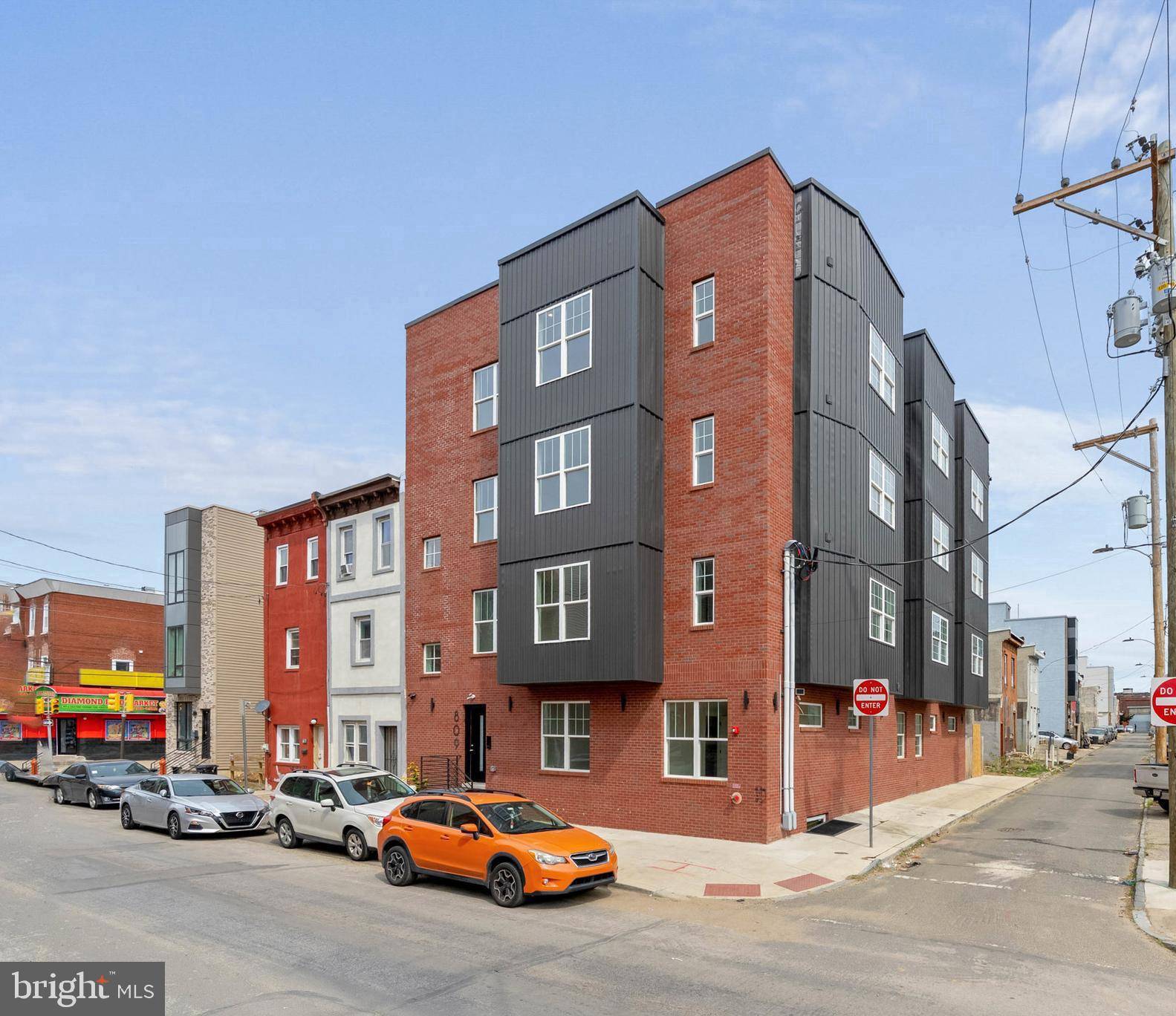 Philadelphia, PA 19122,809 DIAMOND ST