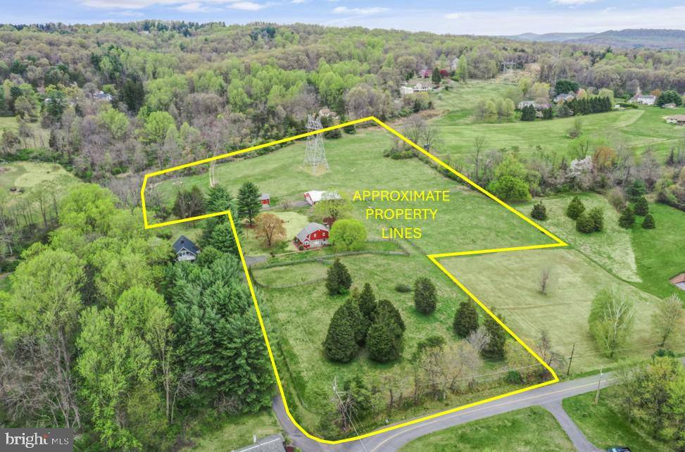 Mohnton, PA 19540,19 HOYLE LN