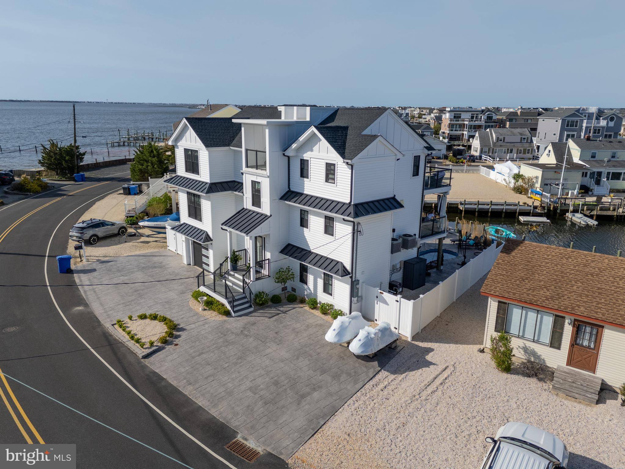 Manahawkin, NJ 08050,1181 JENNIFER LN