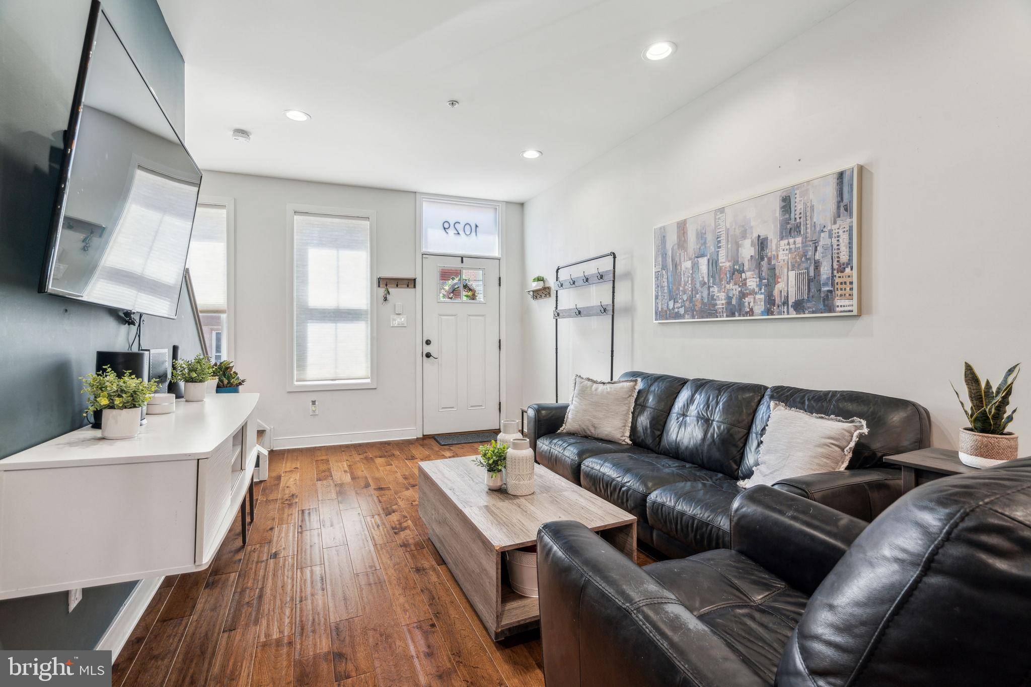 Philadelphia, PA 19125,1029 EARL ST
