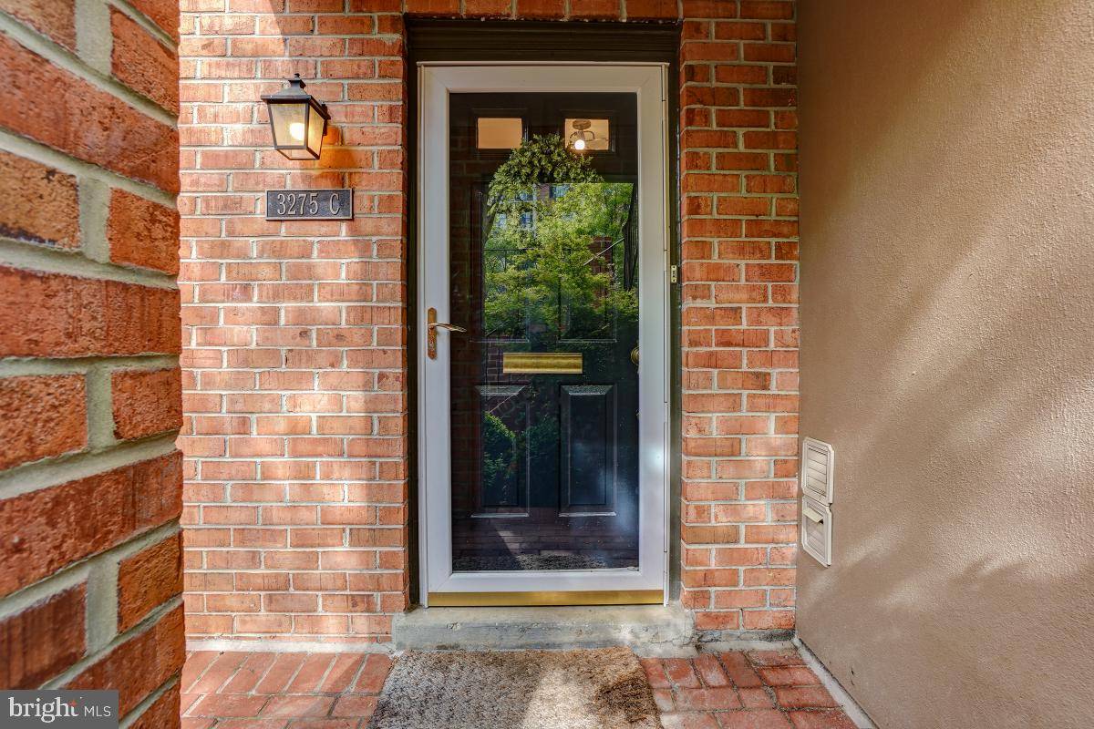 Washington, DC 20016,3275 SUTTON PL NW #C