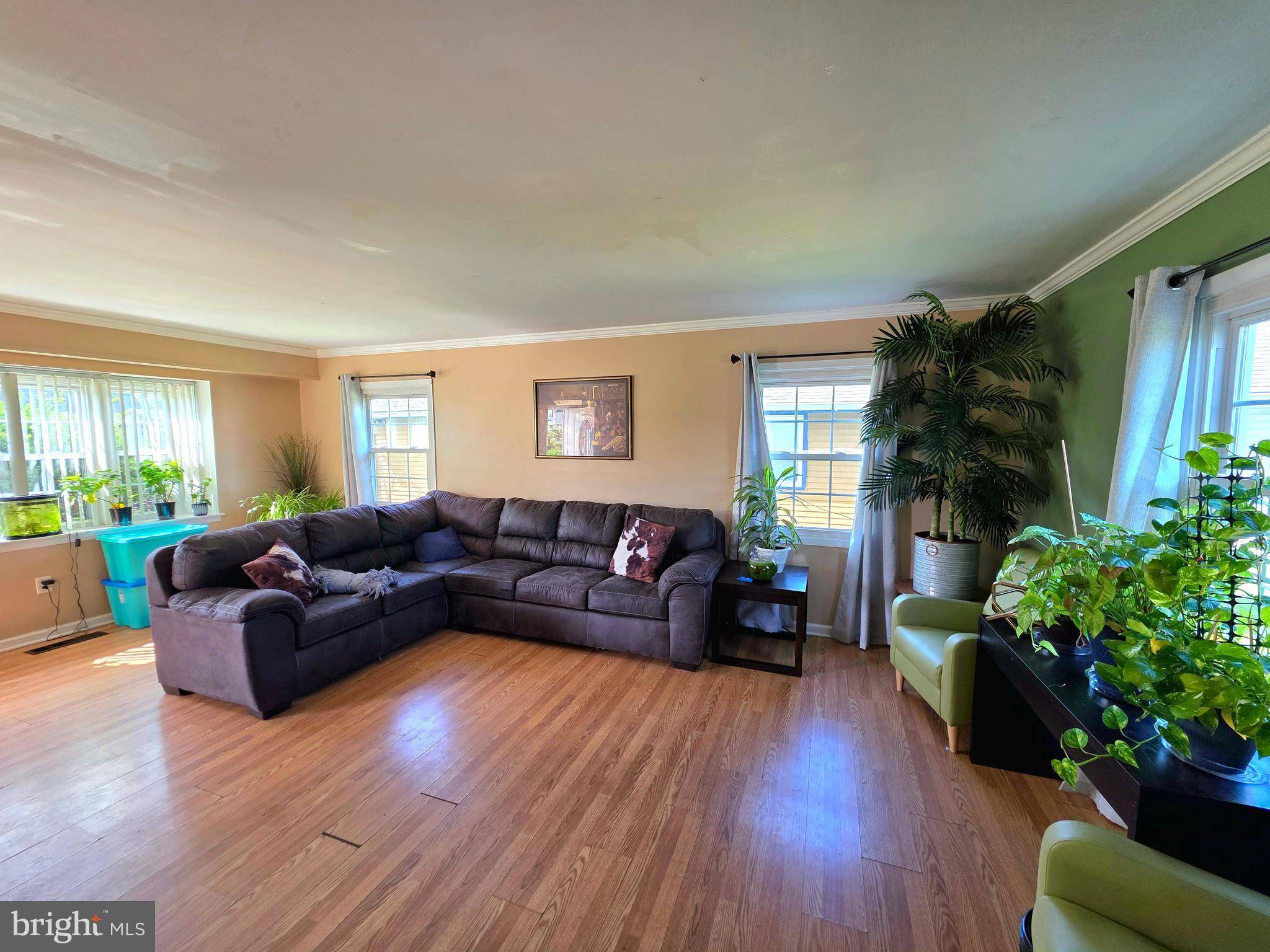 Willingboro, NJ 08046,53 MESSENGER LN