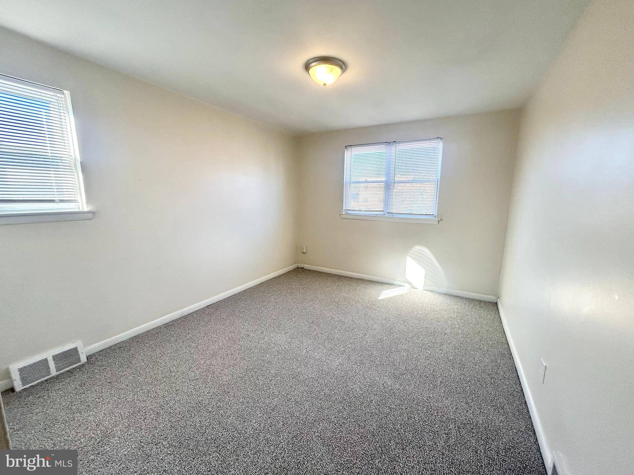 Philadelphia, PA 19131,2636 DAPHNE RD #2