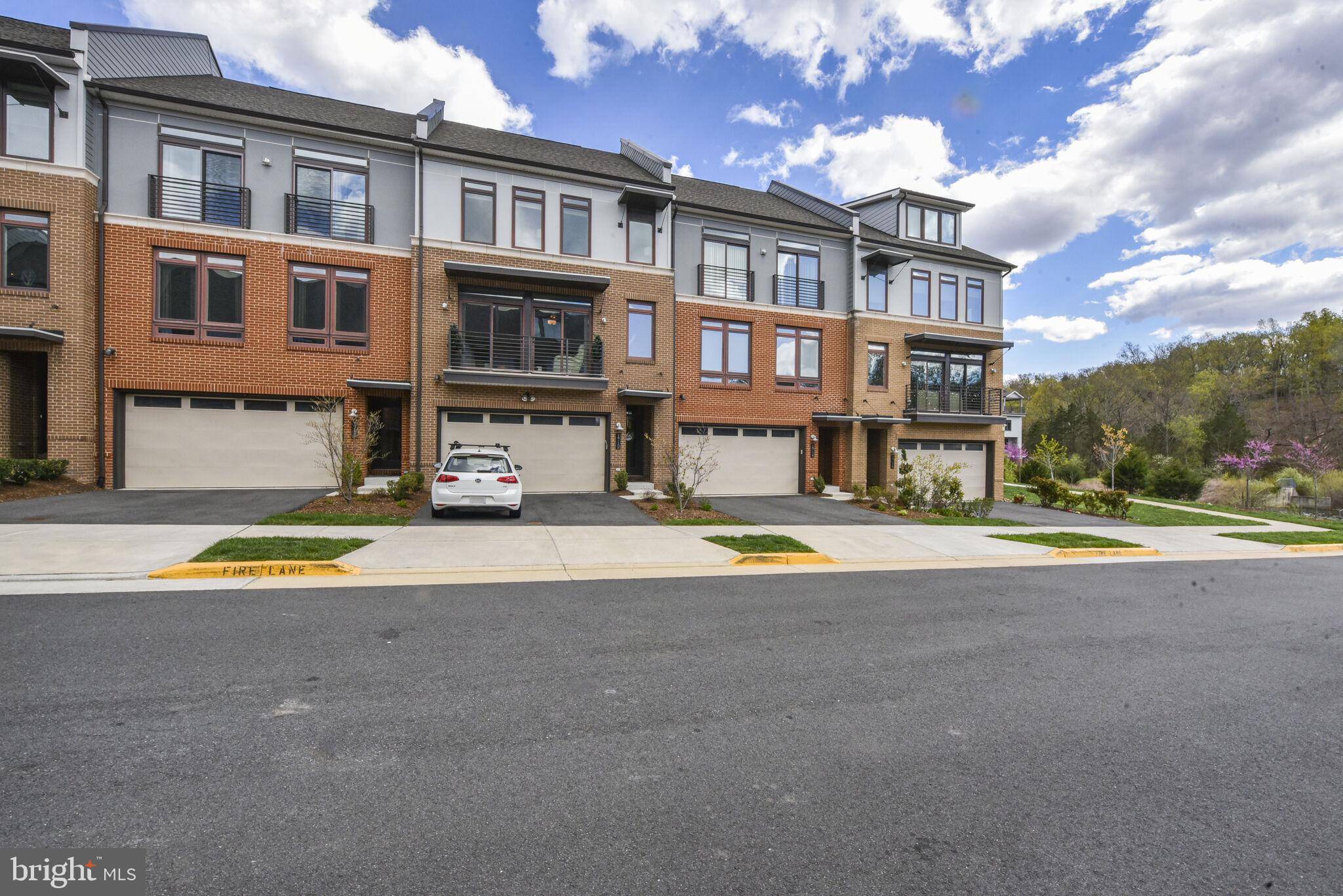 Leesburg, VA 20175,1712 GRAY SHALE TER SE
