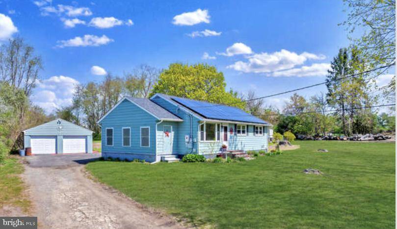 Cream Ridge, NJ 08514,892 MONMOUTH RD