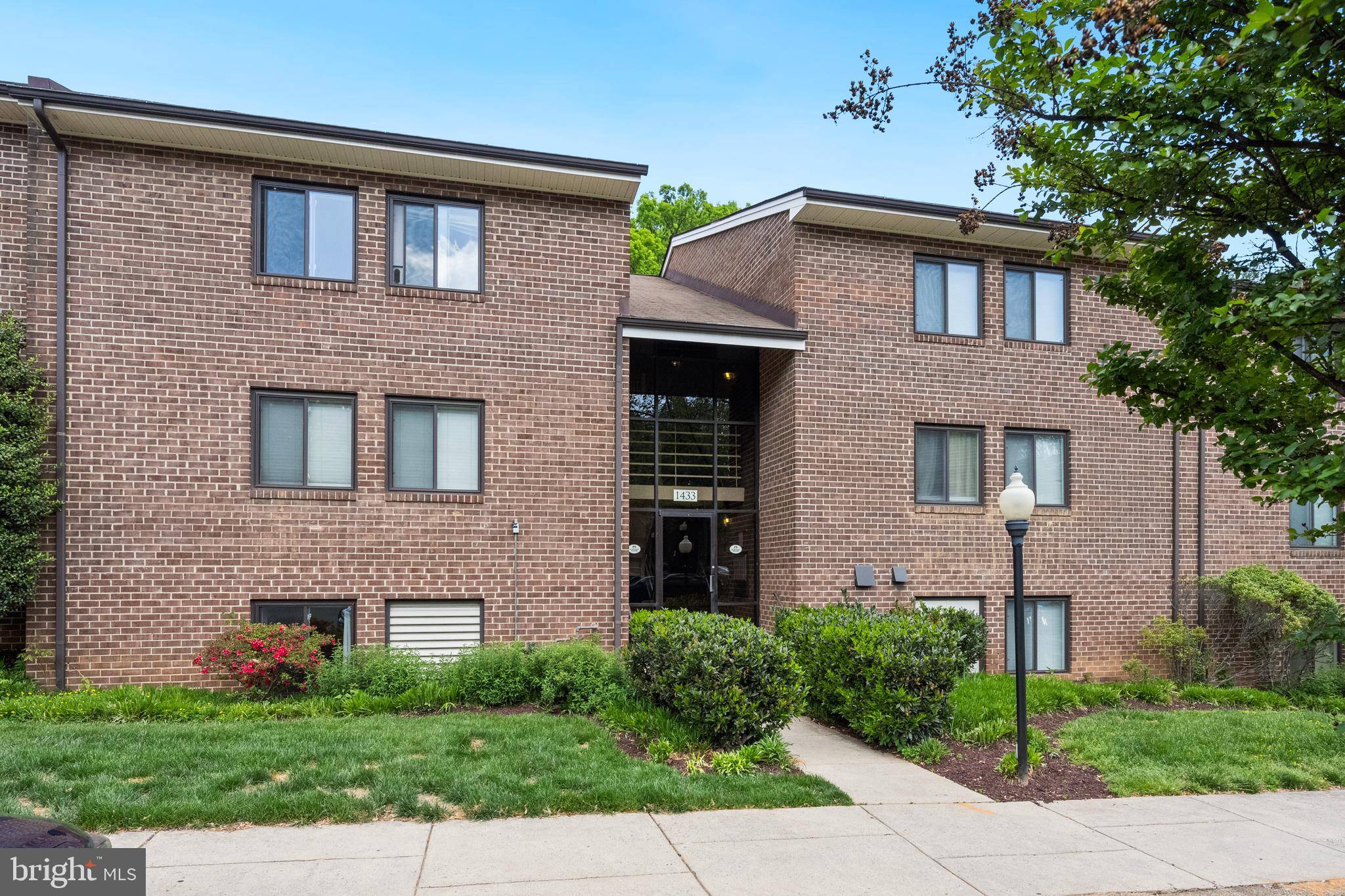 Reston, VA 20190,1433 NORTHGATE SQ #1A
